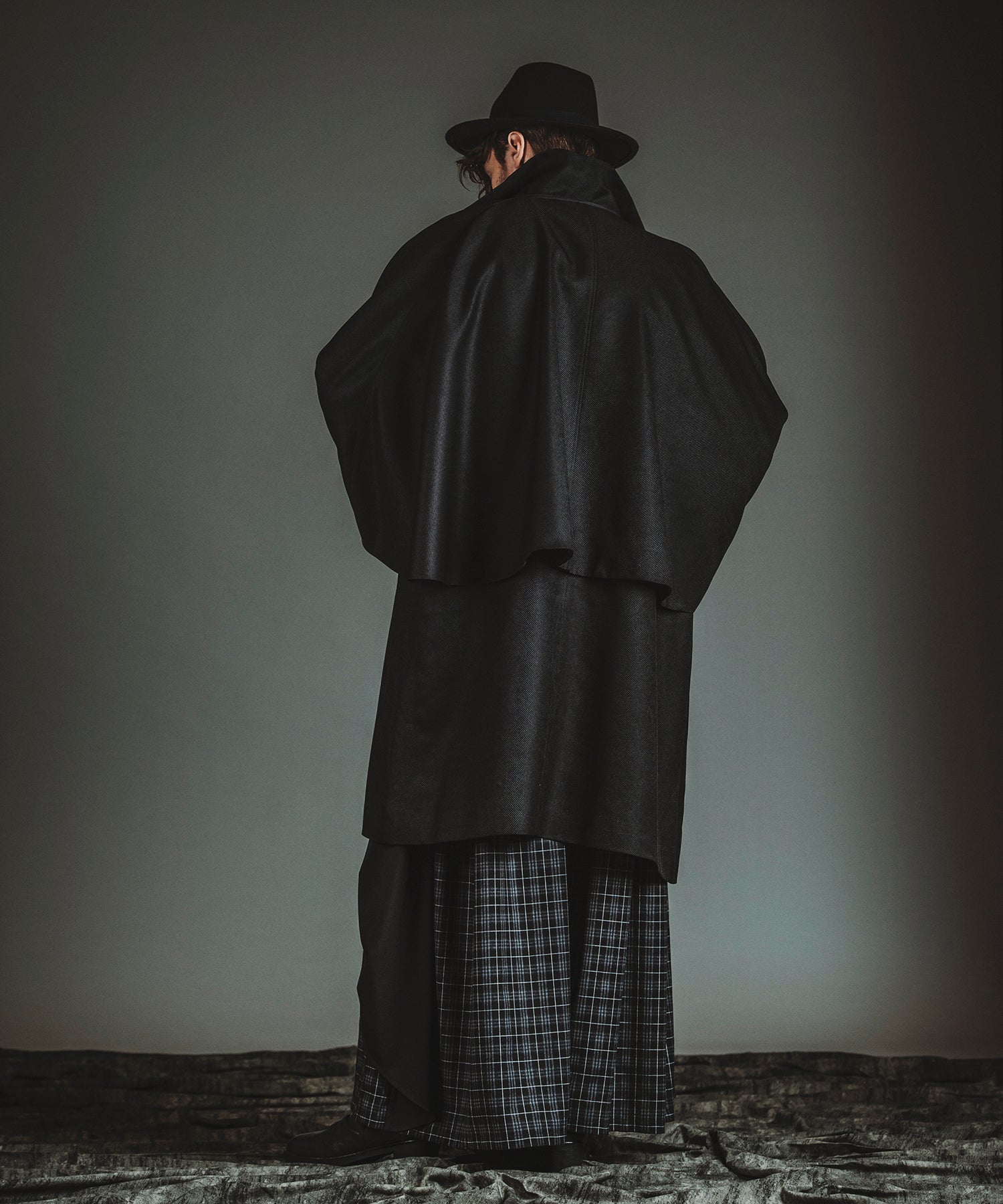 BLACK Model:H182cm