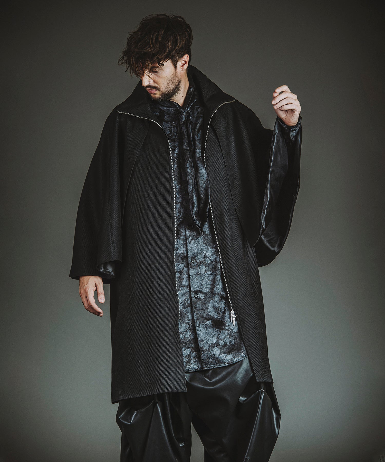 BLACK Model:H182cm
