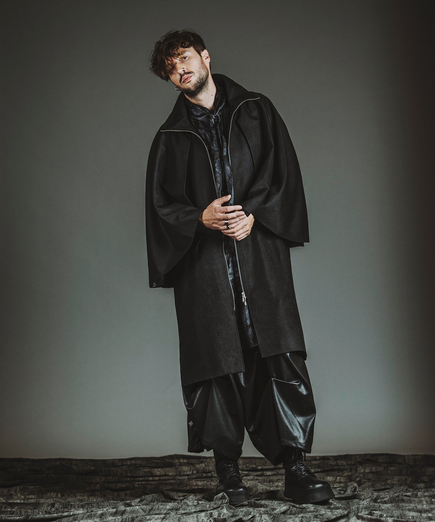 BLACK Model:H182cm