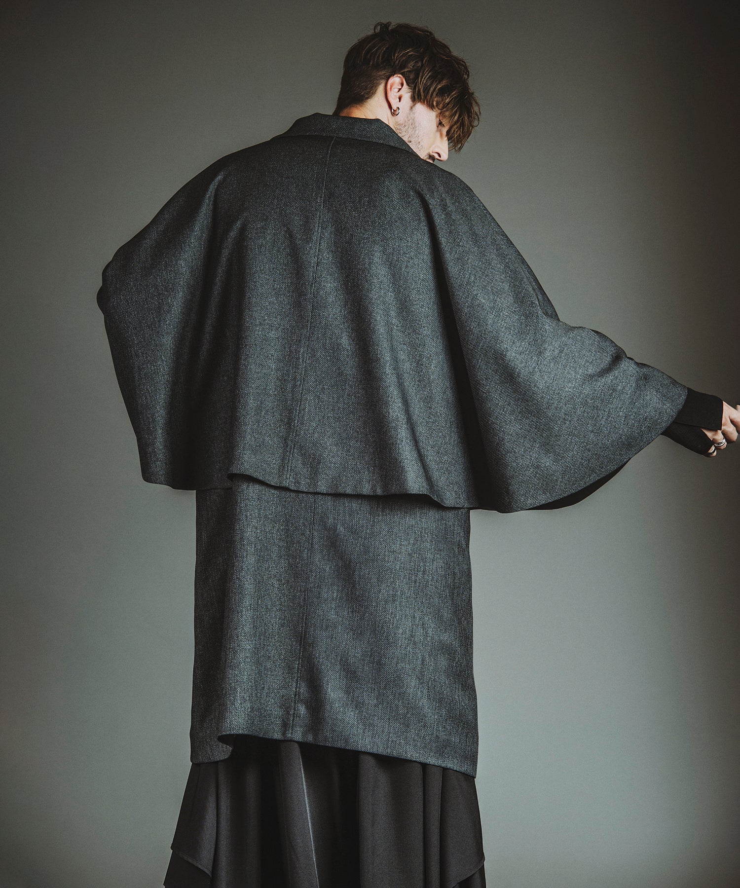 GRAY Model:H182cm