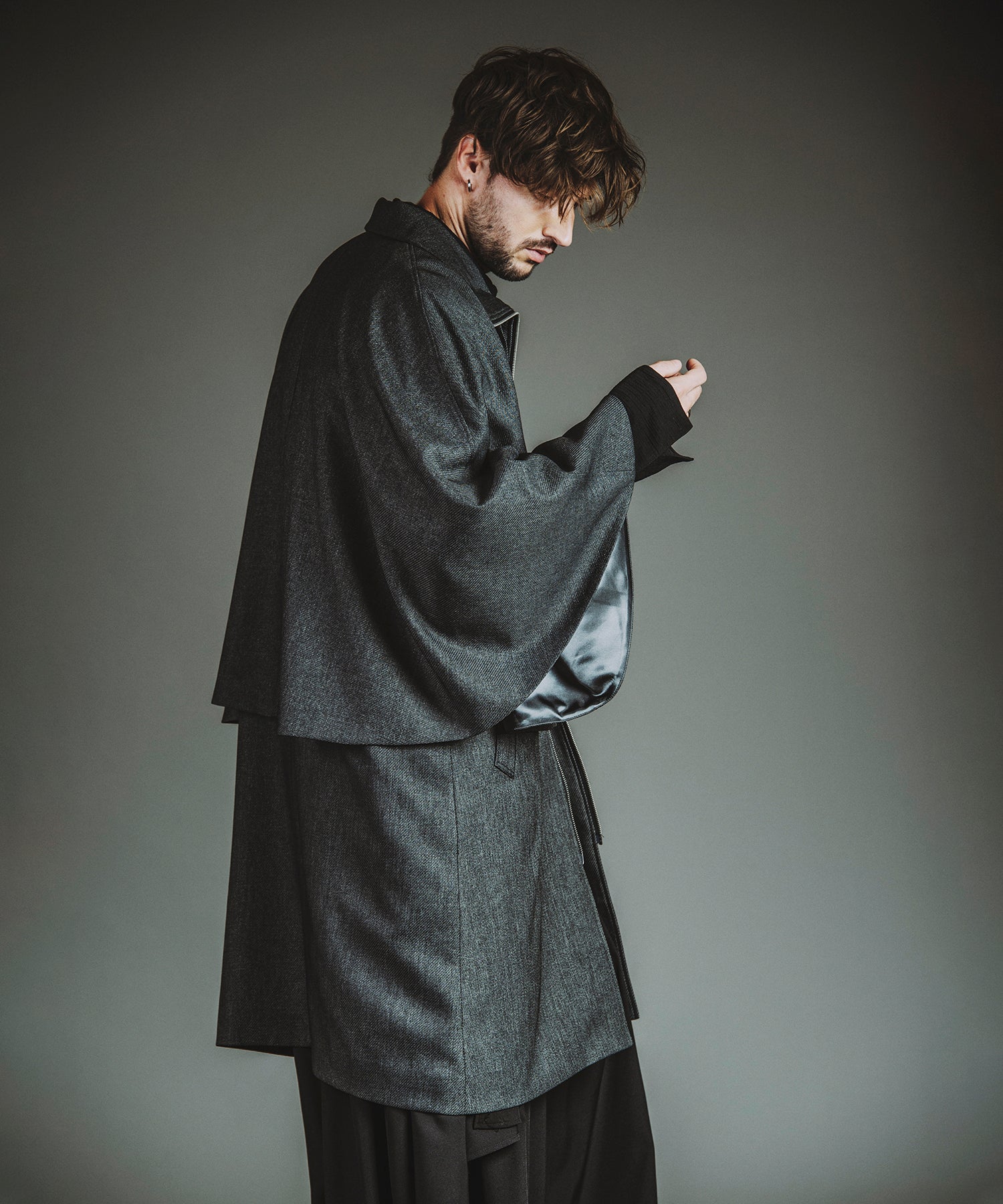 GRAY Model:H182cm