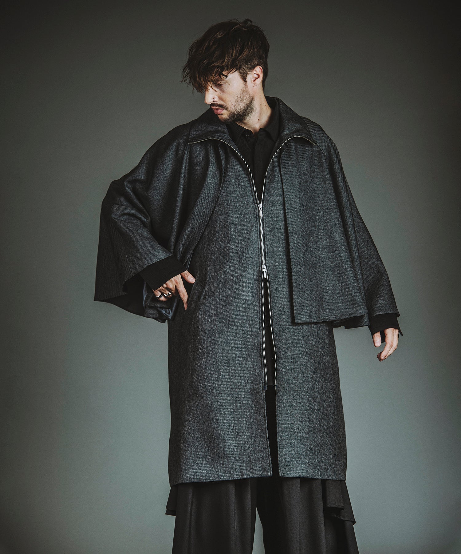 GRAY Model:H182cm