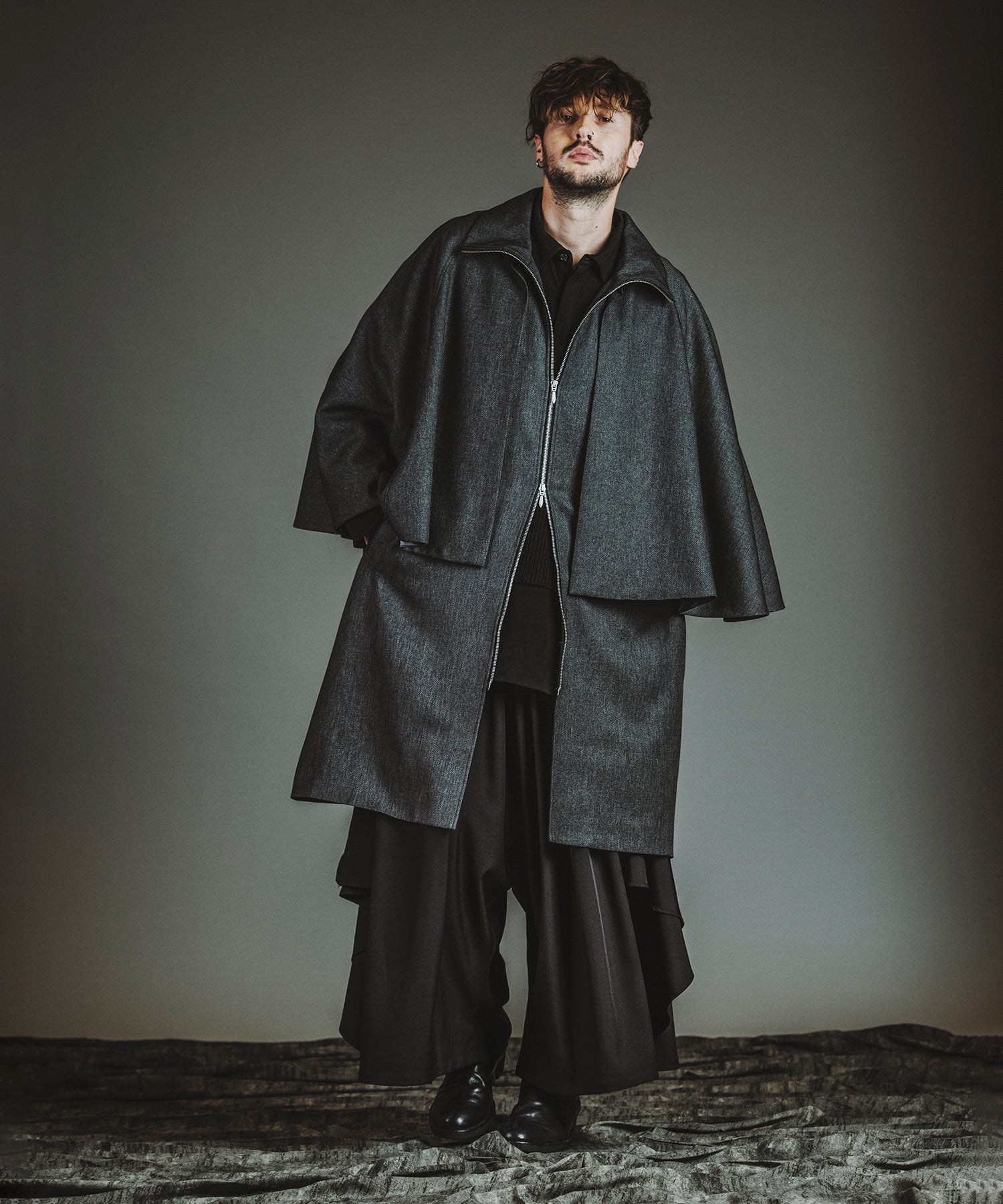 GRAY Model:H182cm