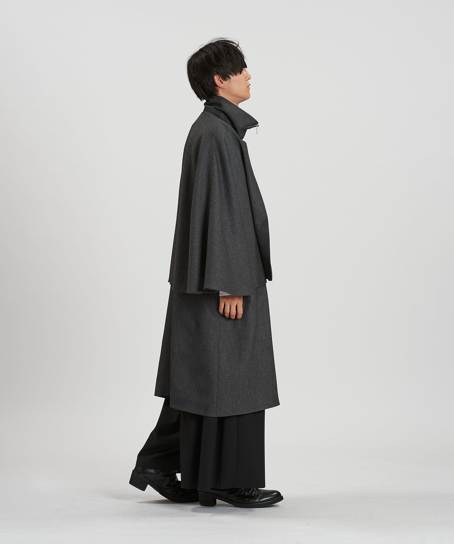 GRAY Model:H169cm