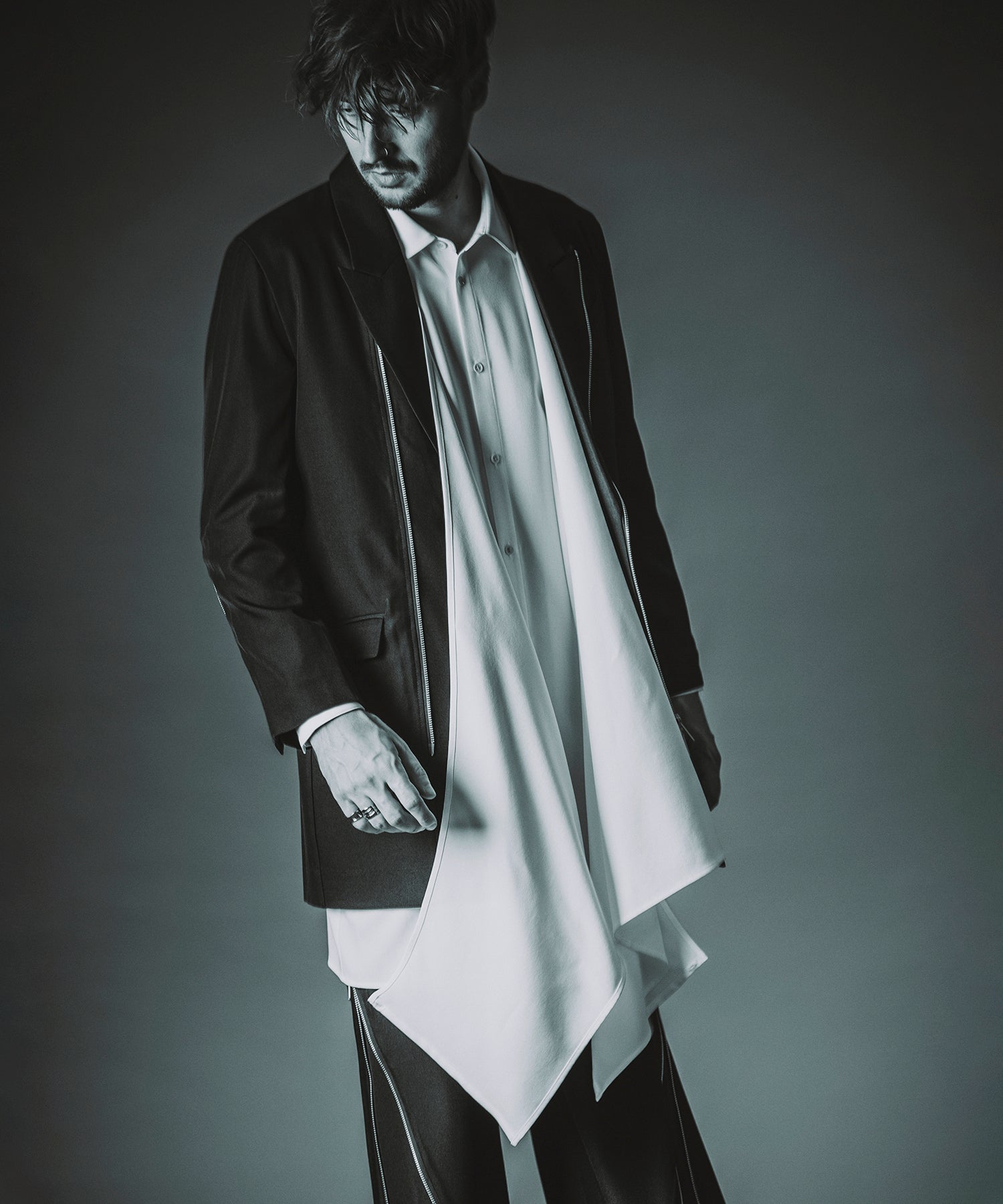 WHITE Model:H182cm