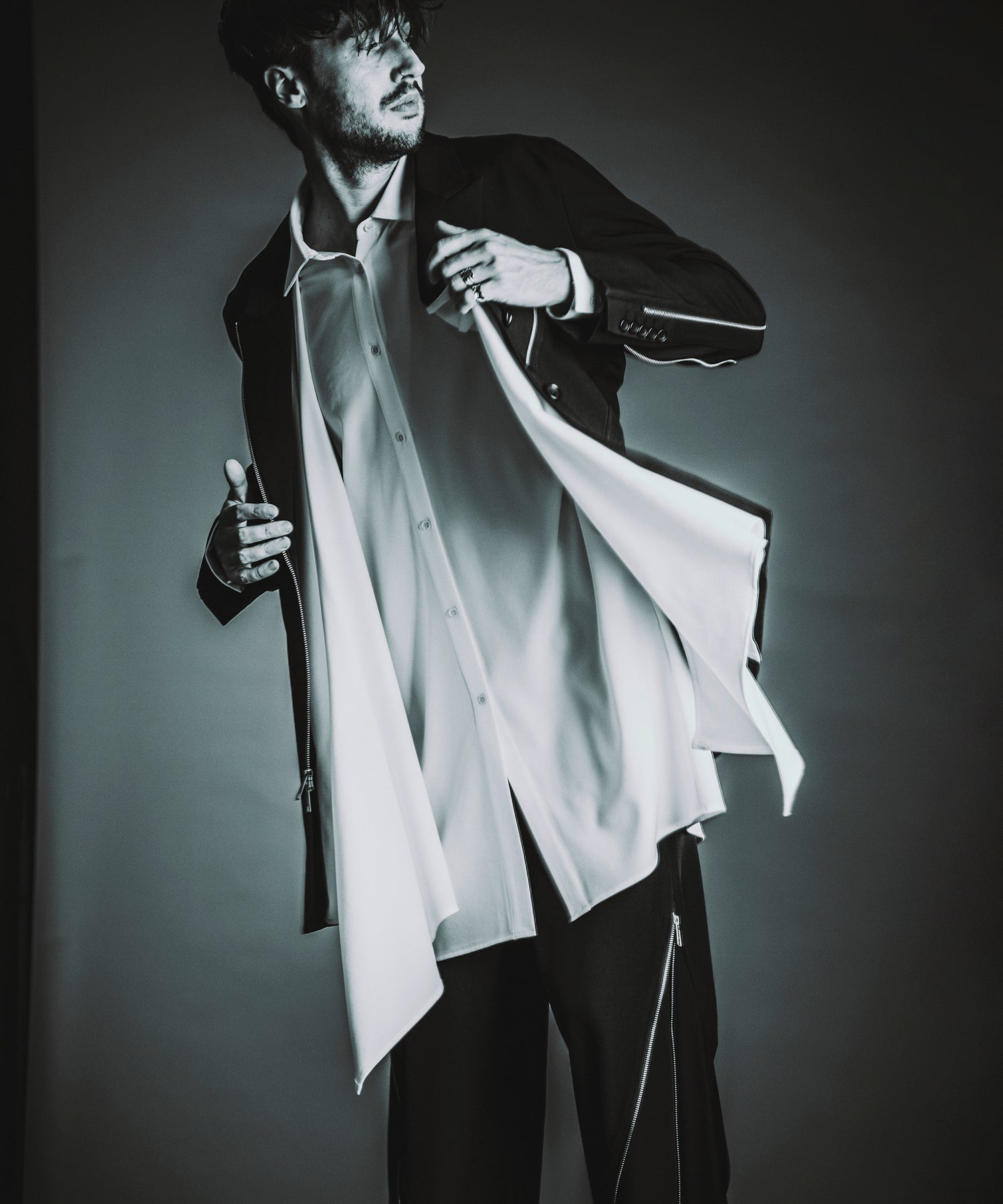 WHITE Model:H182cm