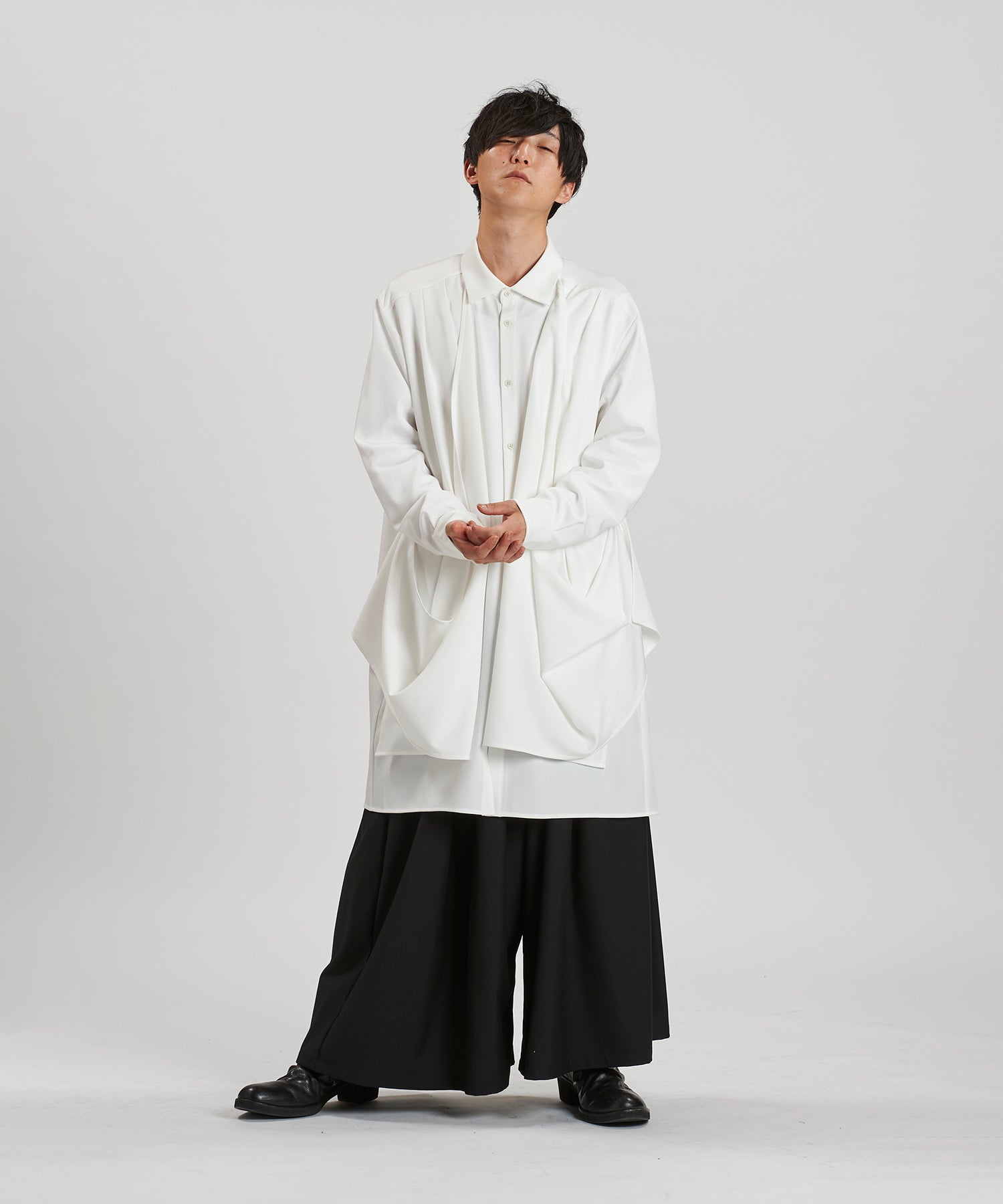 WHITE Model:H169cm