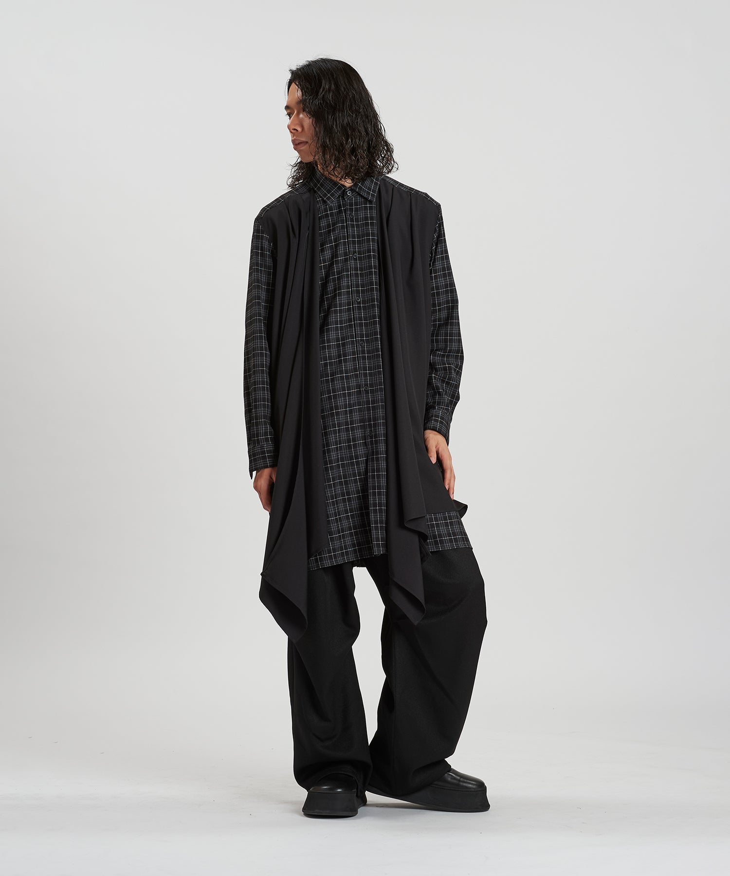 CHECK Model:H180cm