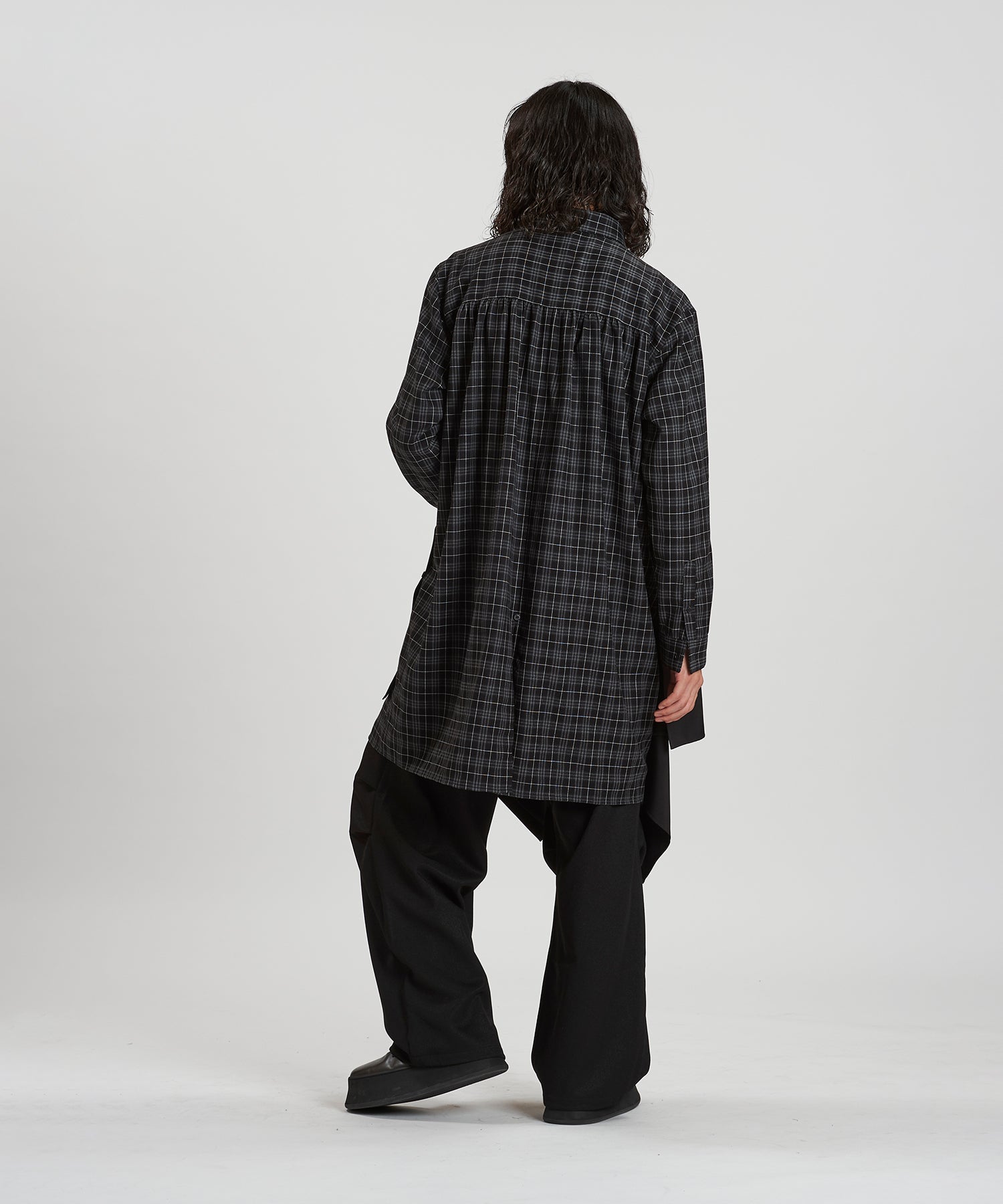 CHECK Model:H180cm
