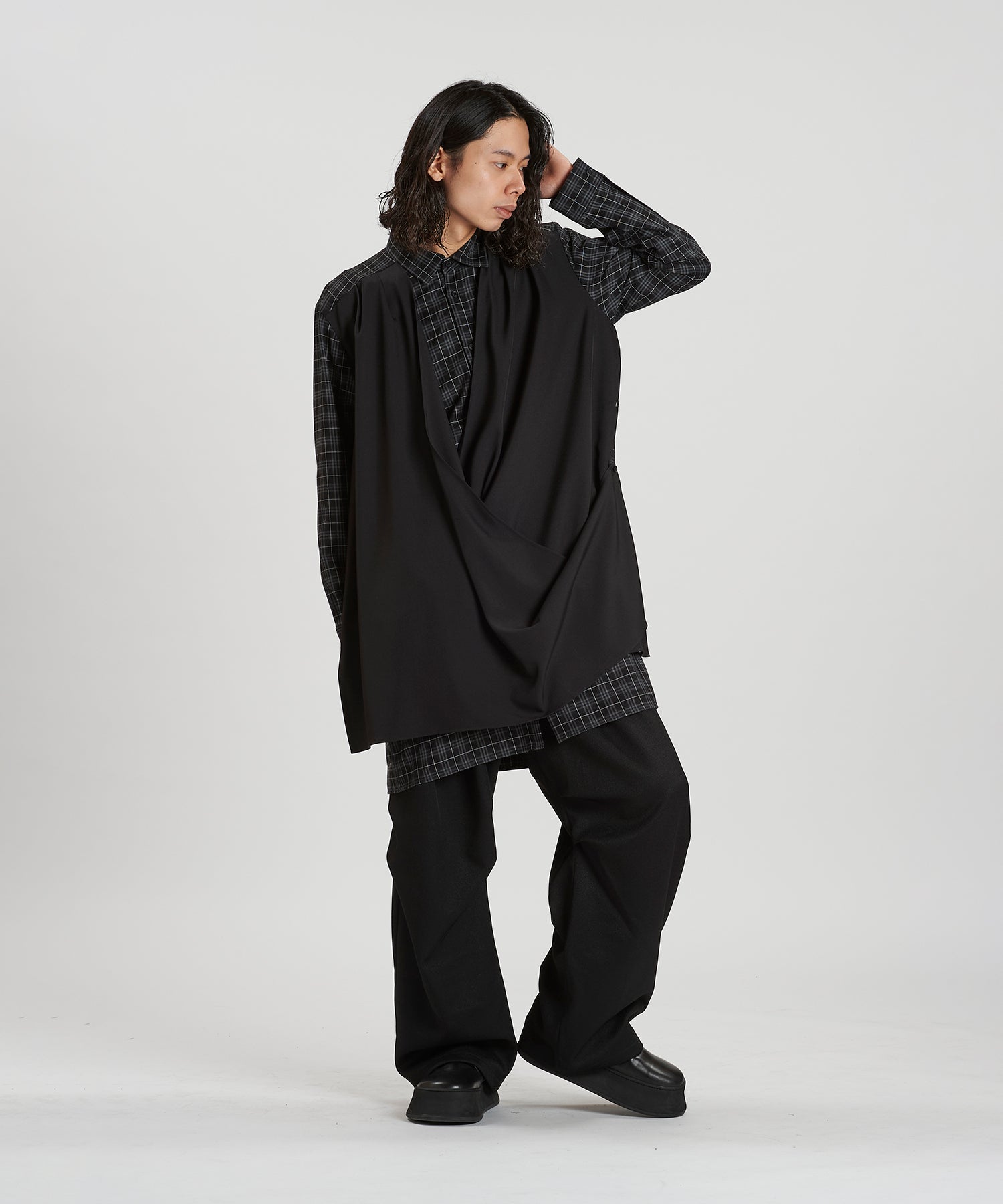 CHECK Model:H180cm