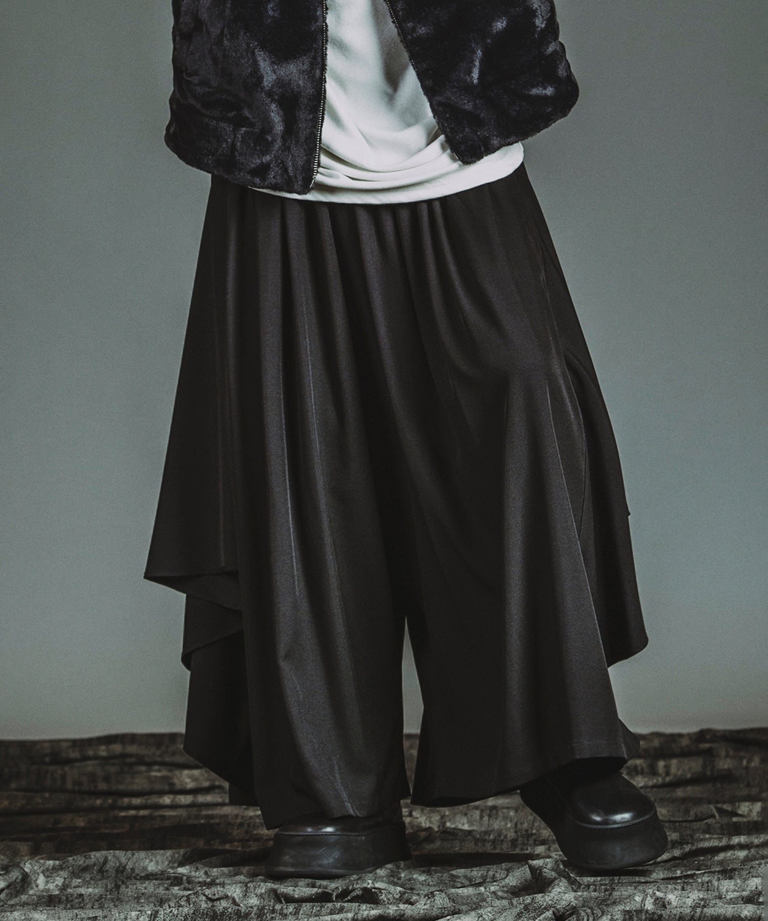 BLACK Model:H182cm