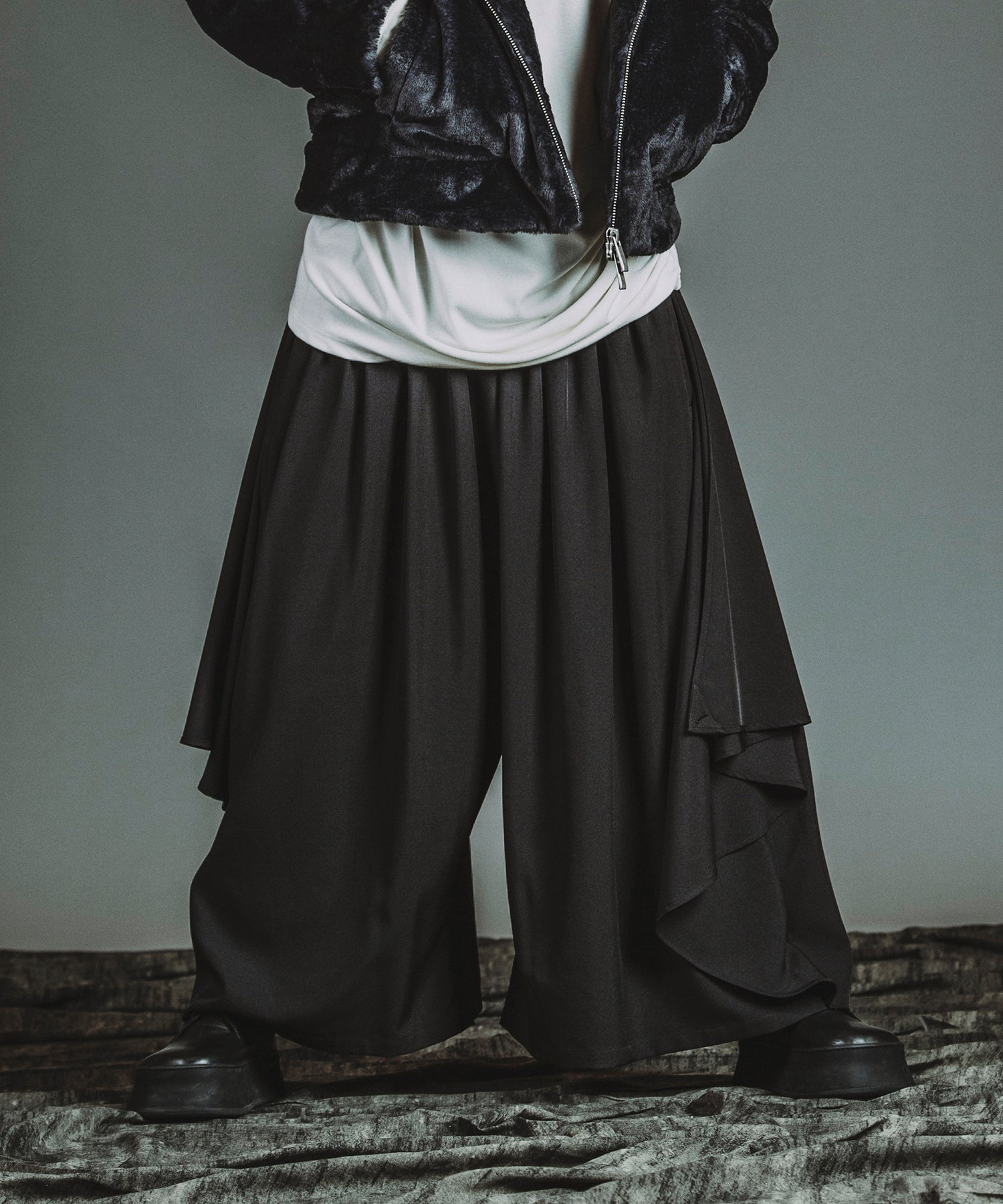 BLACK Model:H182cm