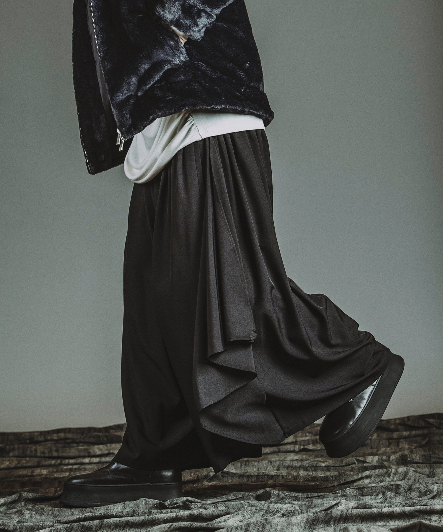 BLACK Model:H182cm