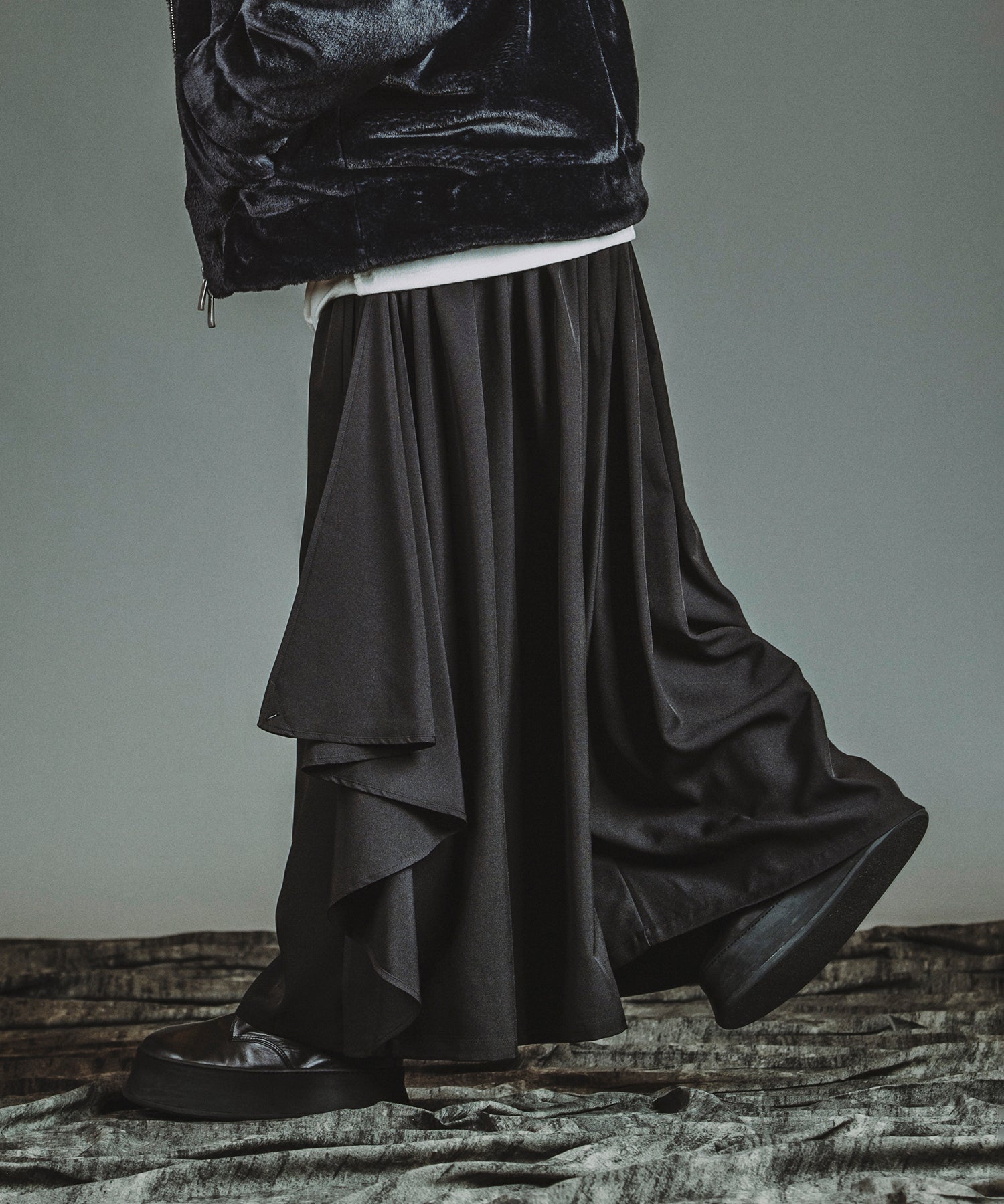 BLACK Model:H182cm