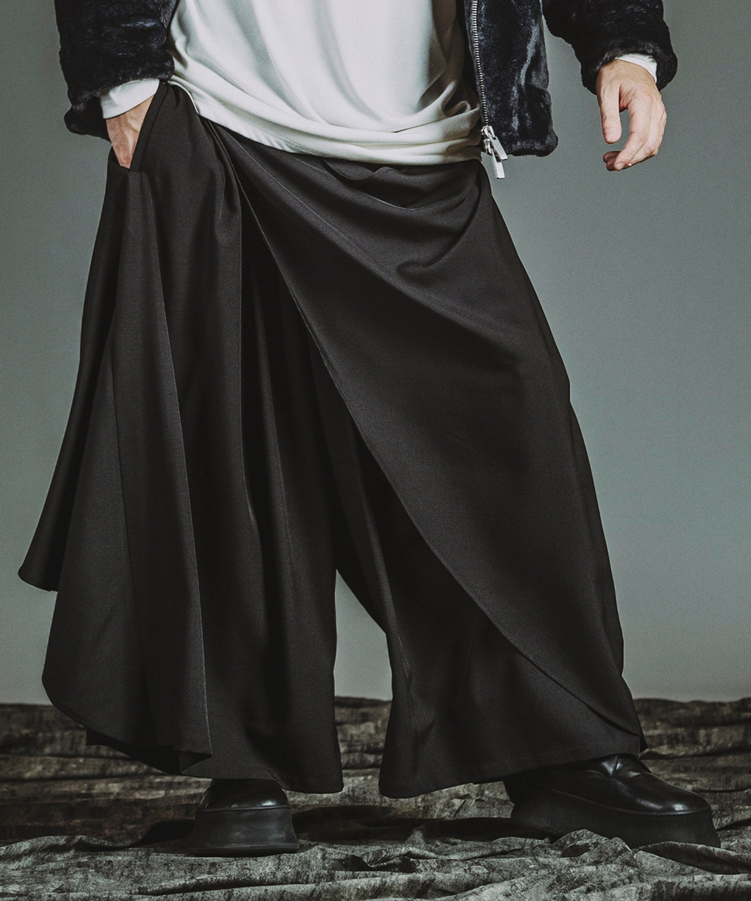BLACK Model:H182cm