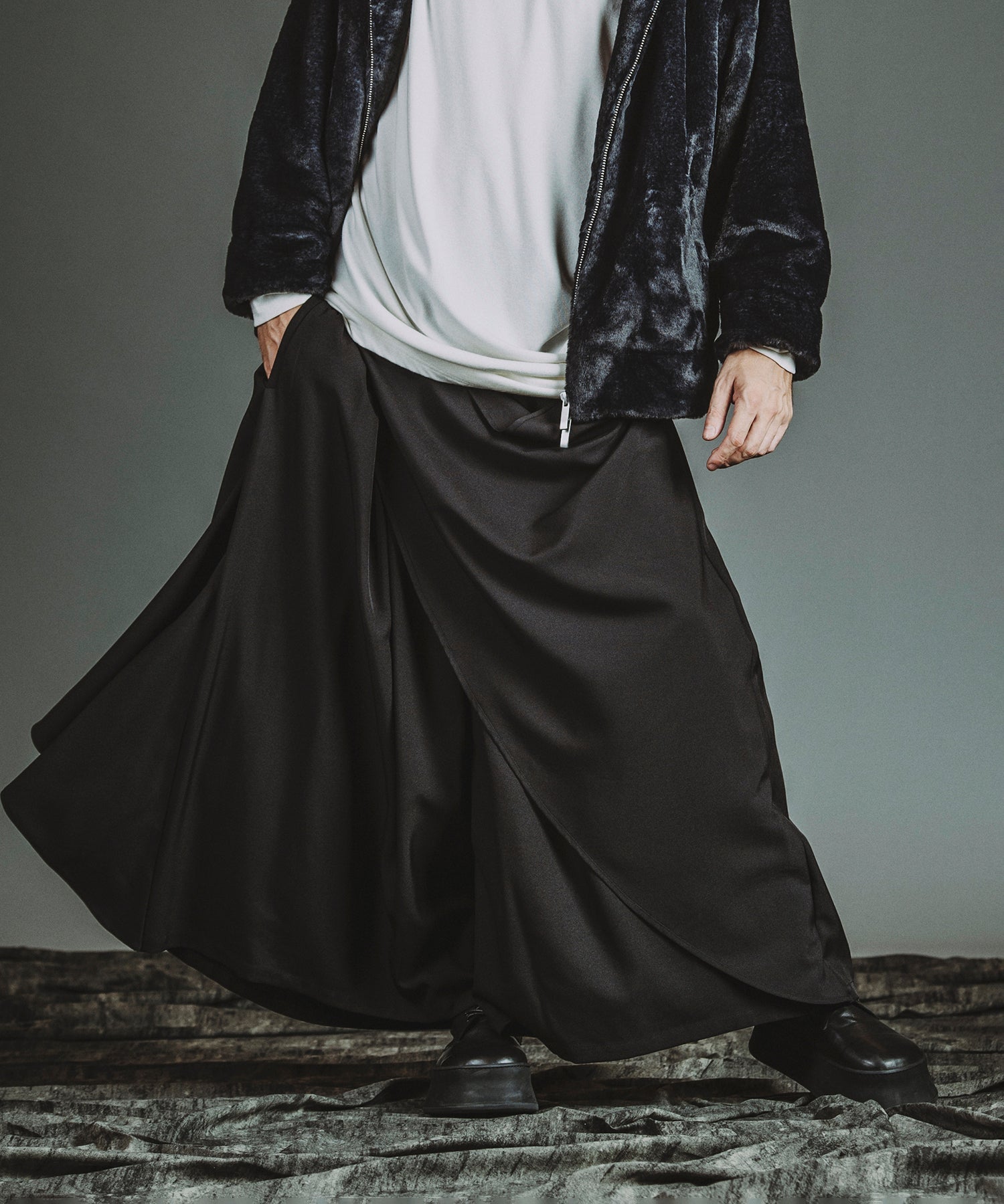 BLACK Model:H182cm