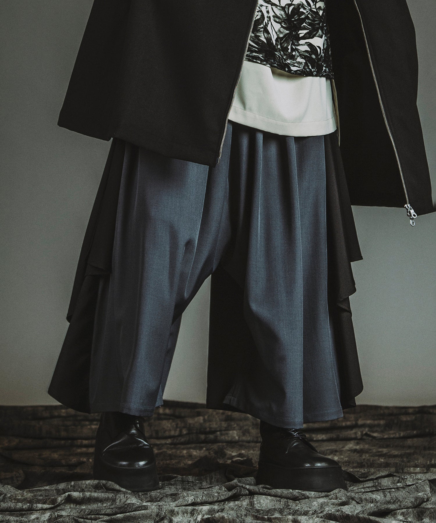 GRAY Model:H182cm