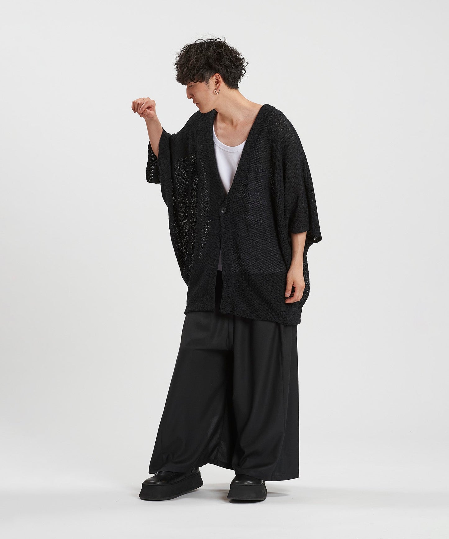 BLACK Model:H169cm
