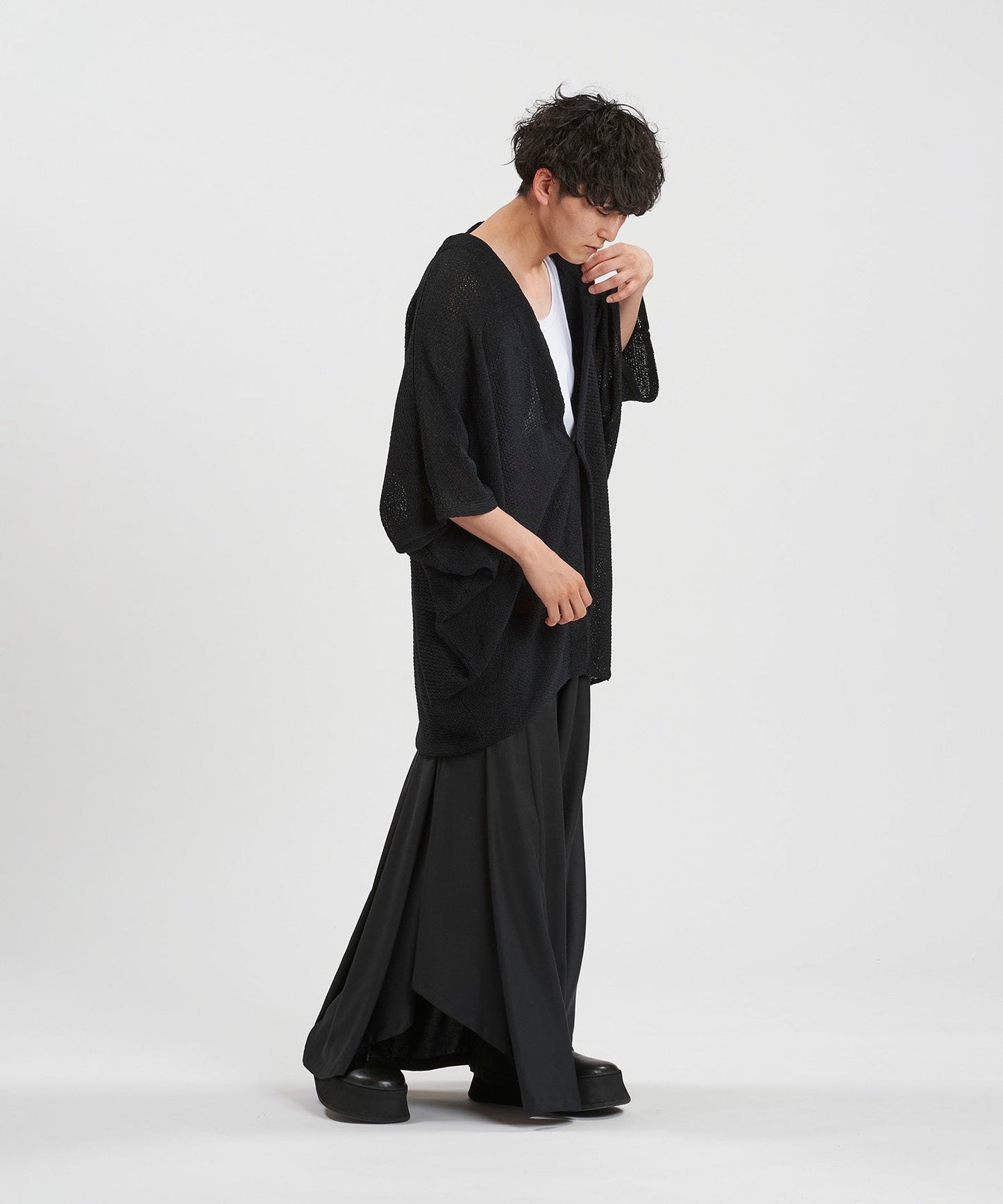 BLACK Model:H169cm