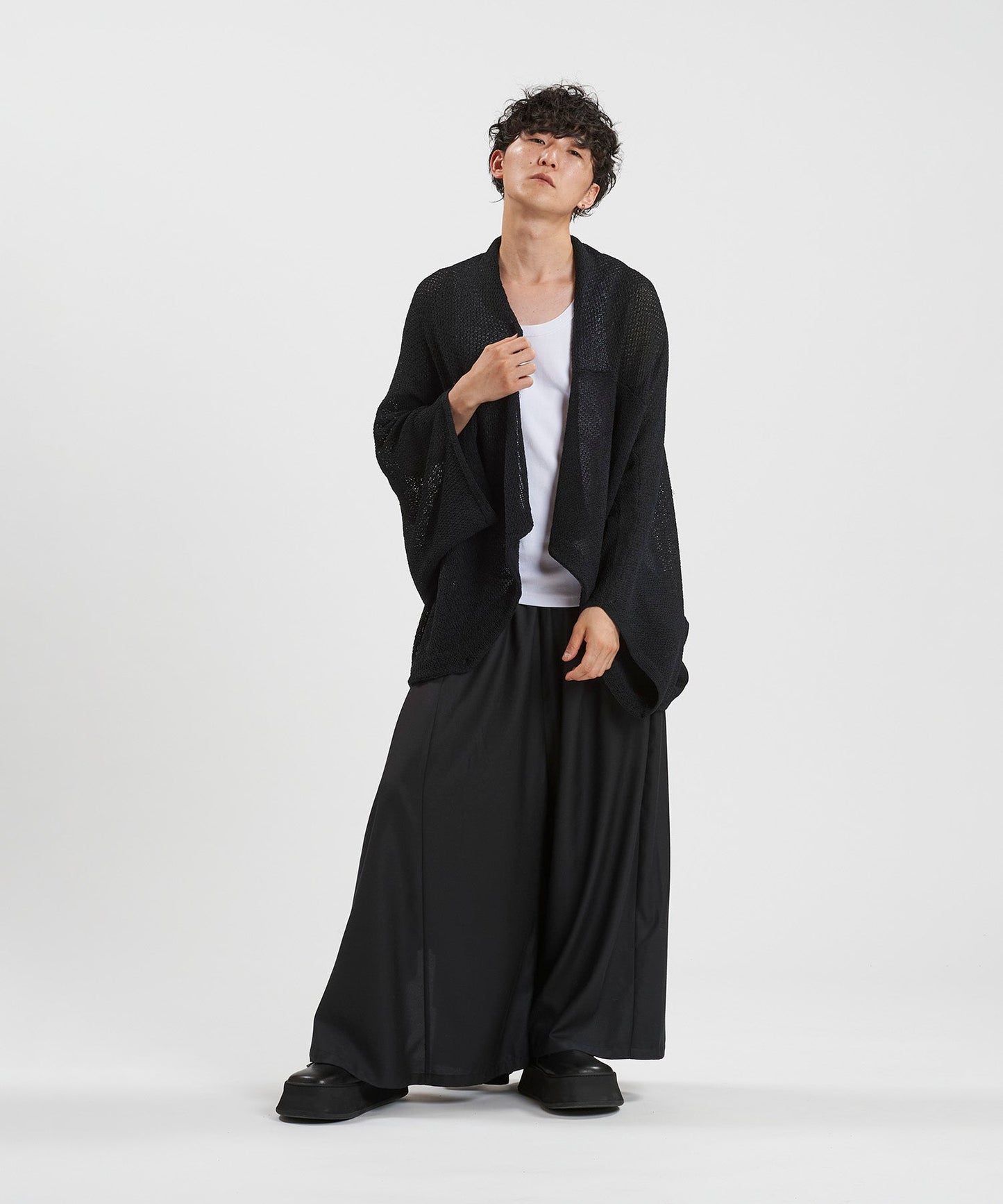 BLACK Model:H169cm