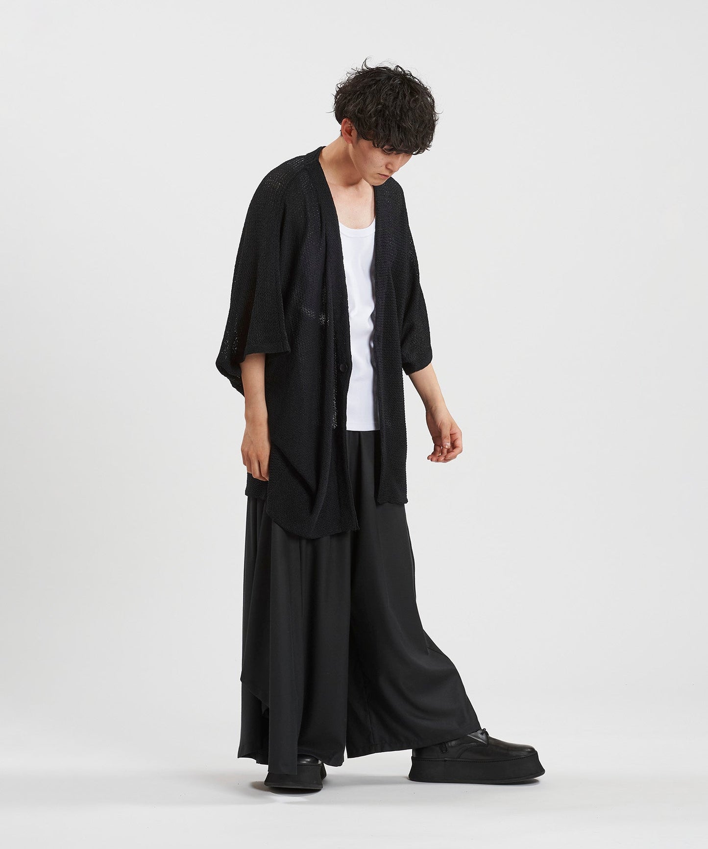 BLACK Model:H169cm