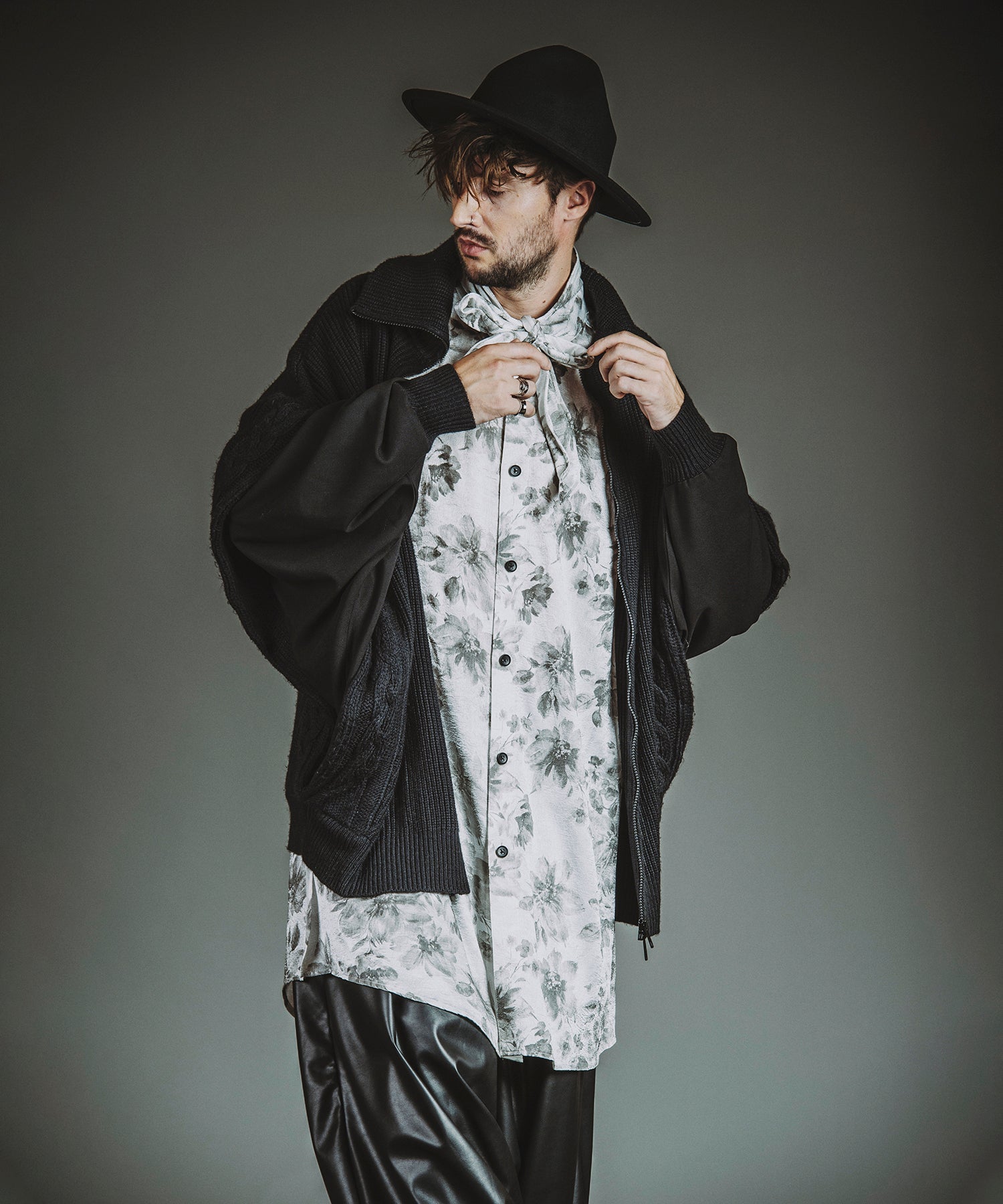 BLACK Model:H182cm