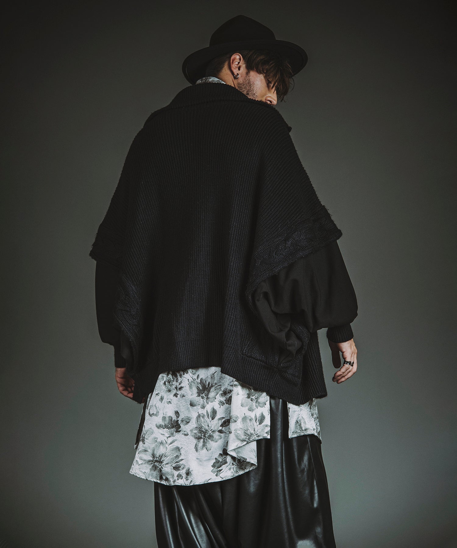 BLACK Model:H182cm