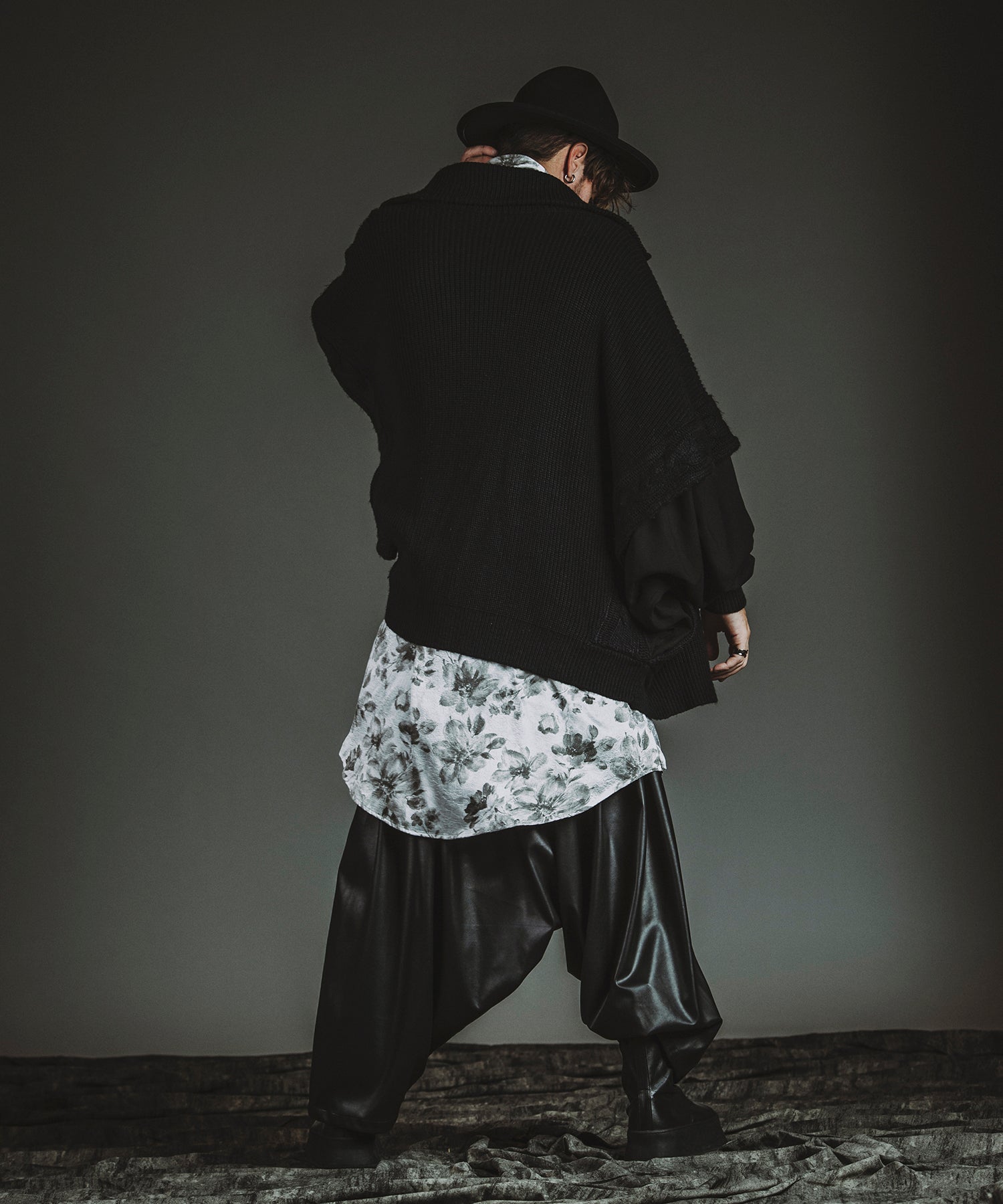 BLACK Model:H182cm