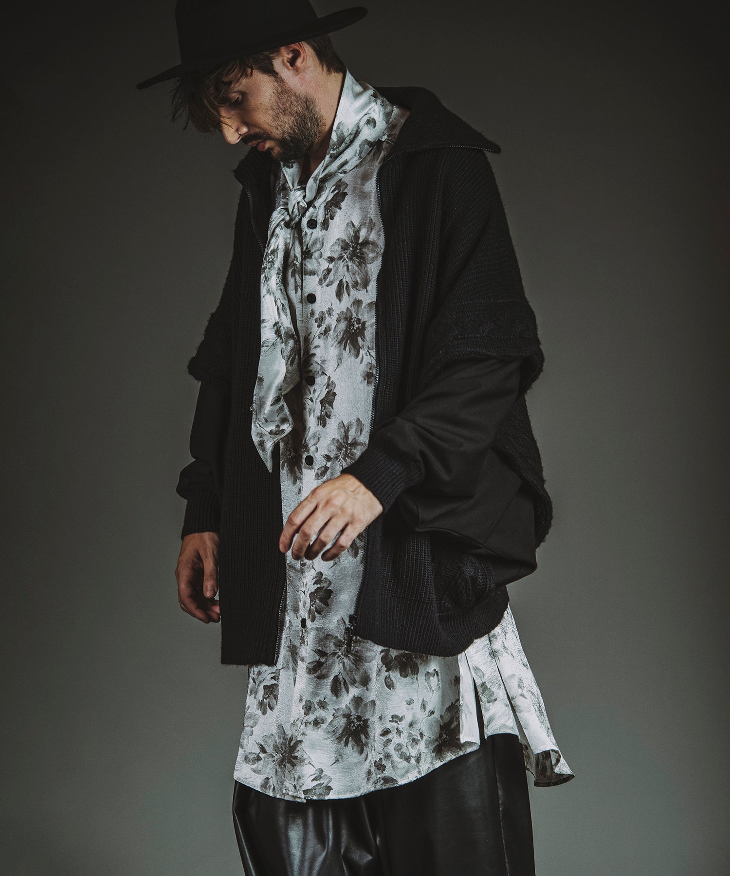 BLACK Model:H182cm