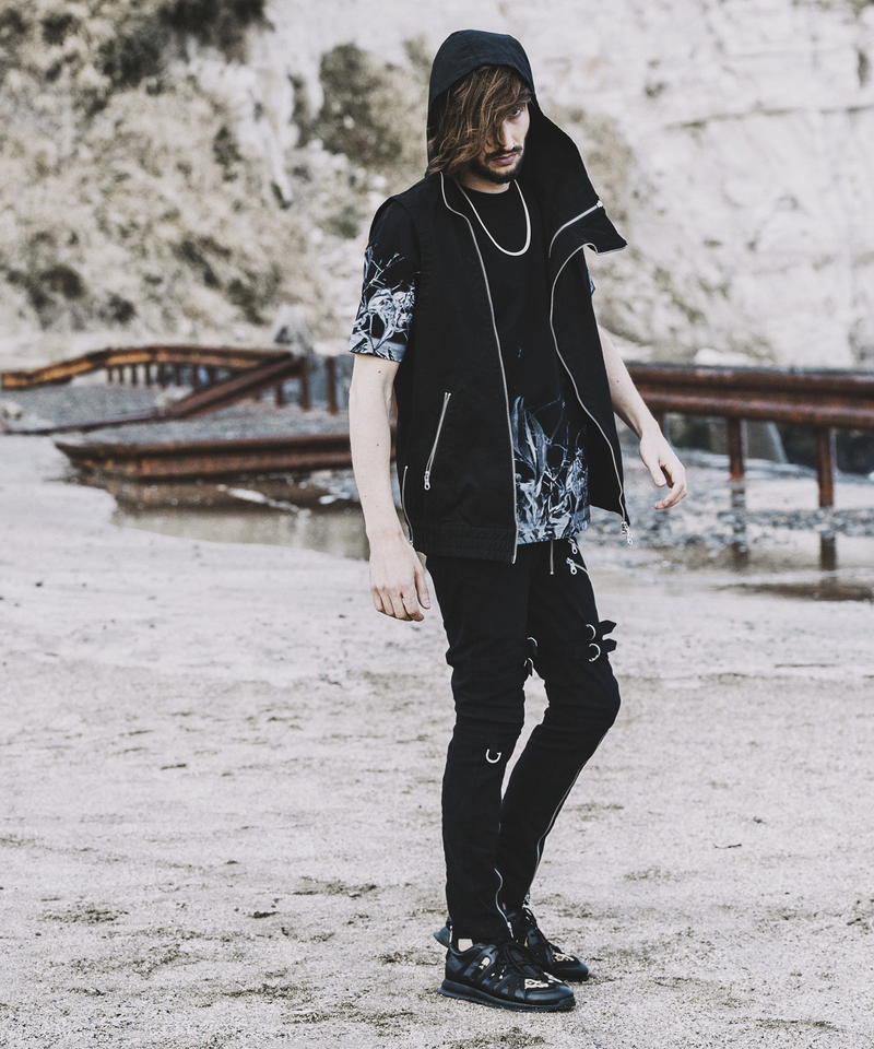 マルチファブリックローカットスニーカー