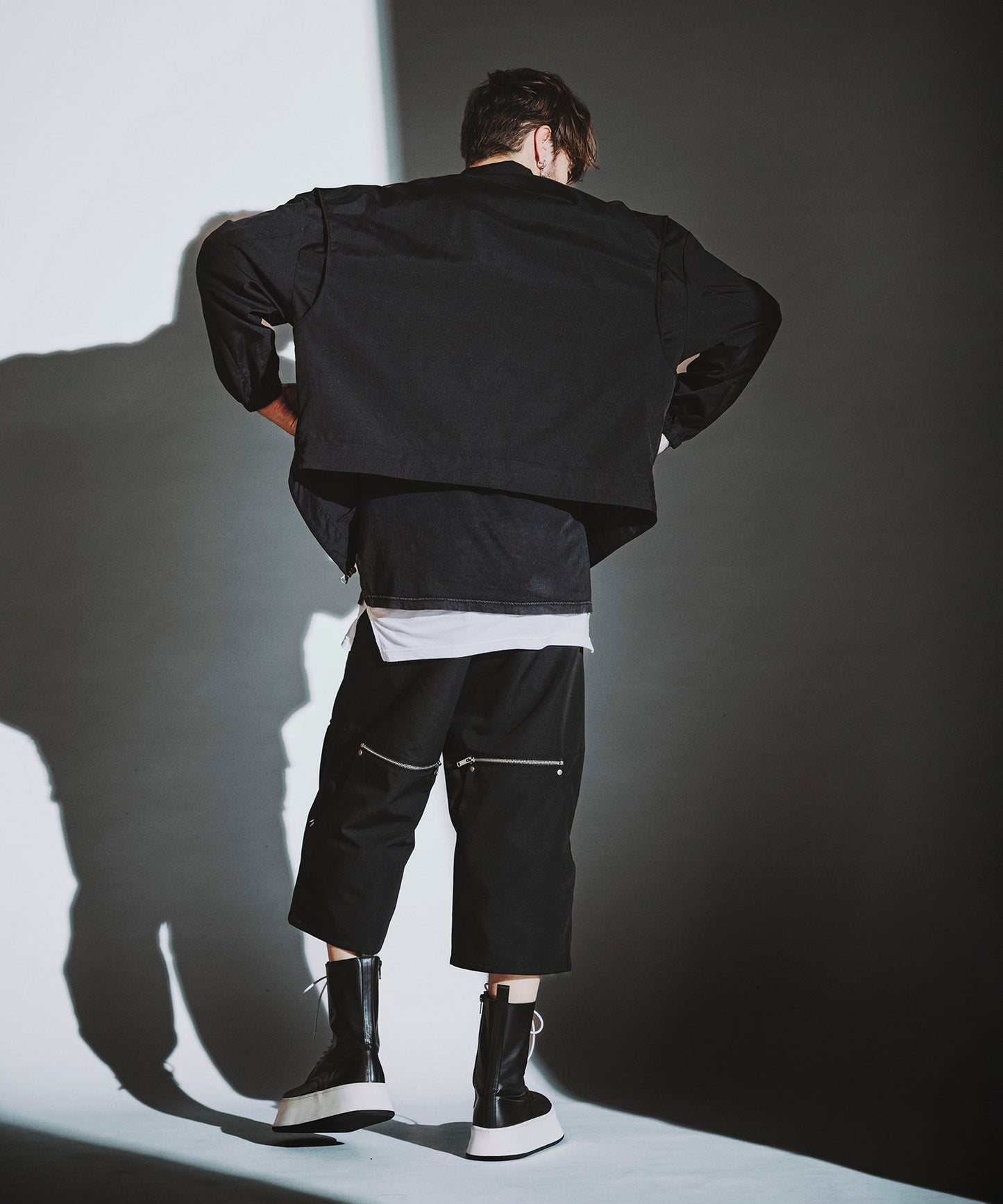 BLACK Model:H182cm