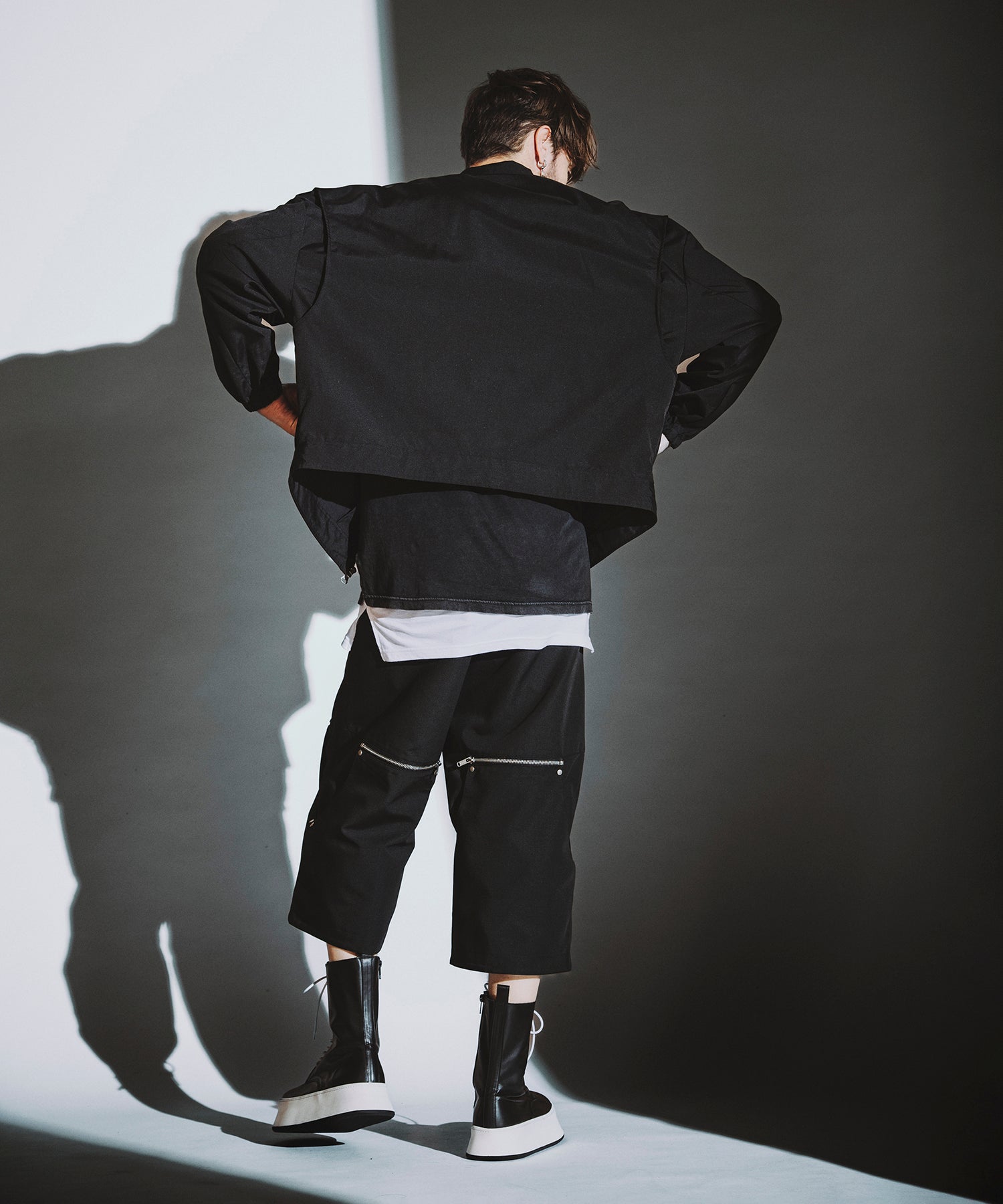 BLACK Model:H182cm