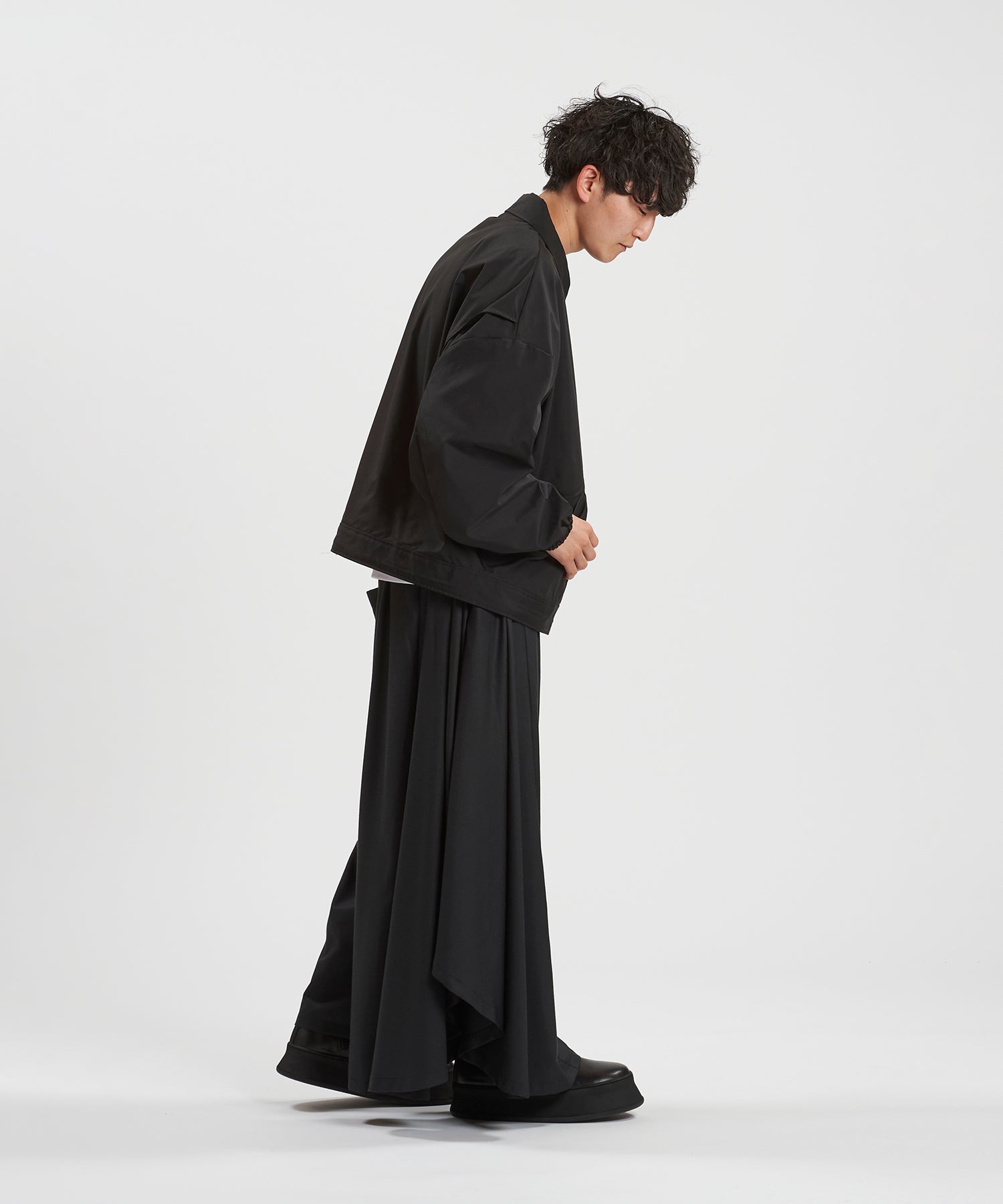 BLACK Model:H169cm