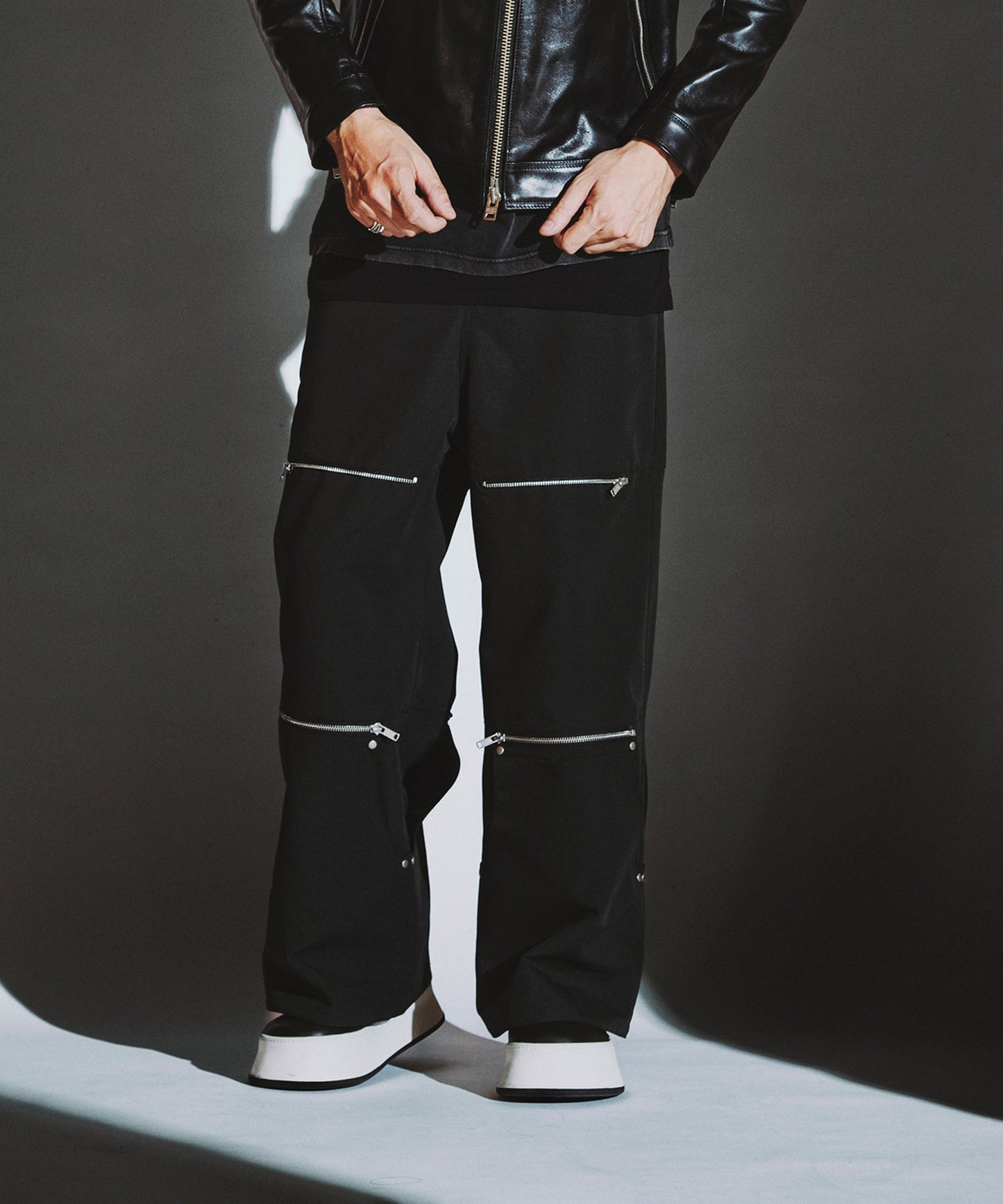 BLACK Model:H182cm