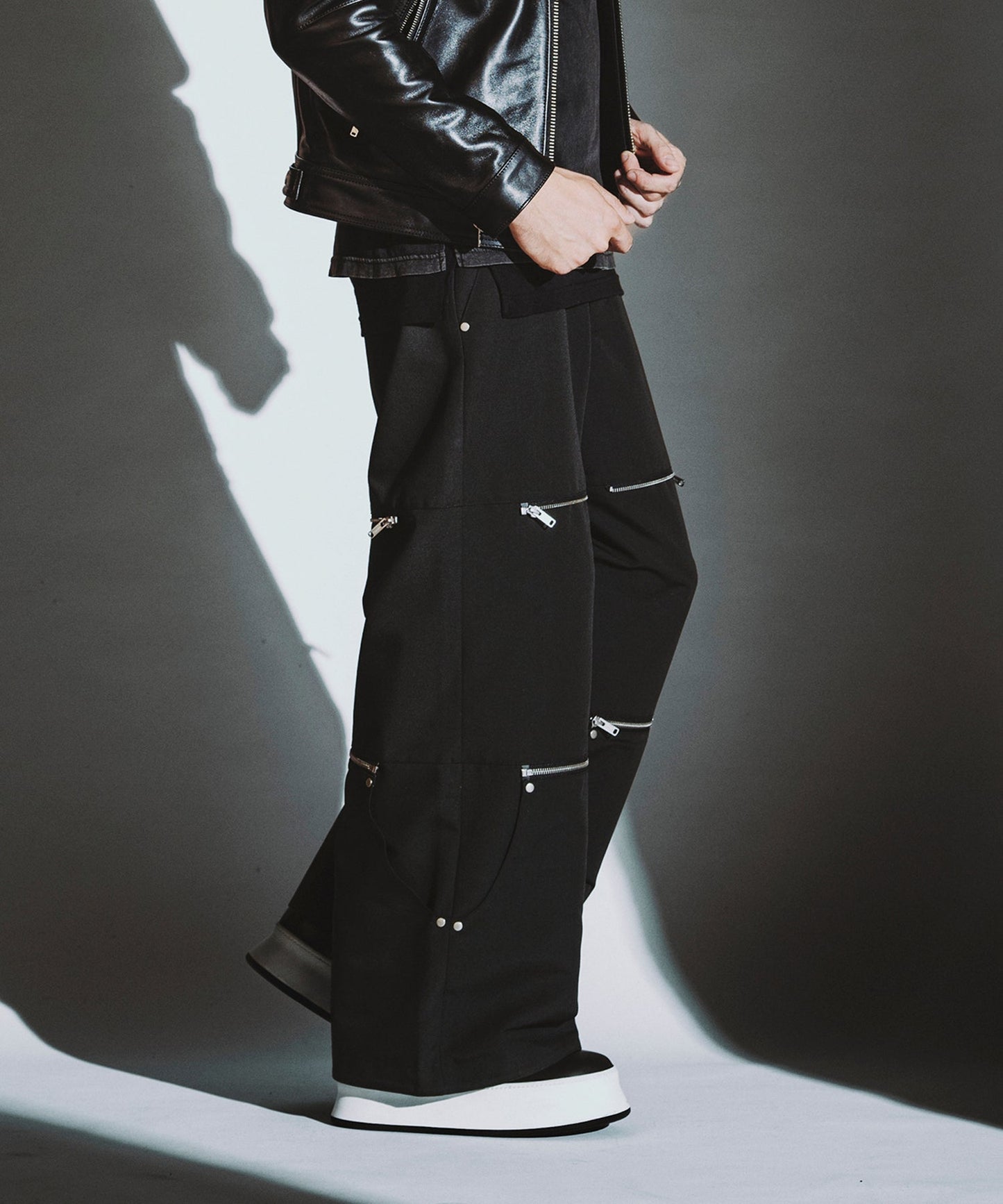 BLACK Model:H182cm