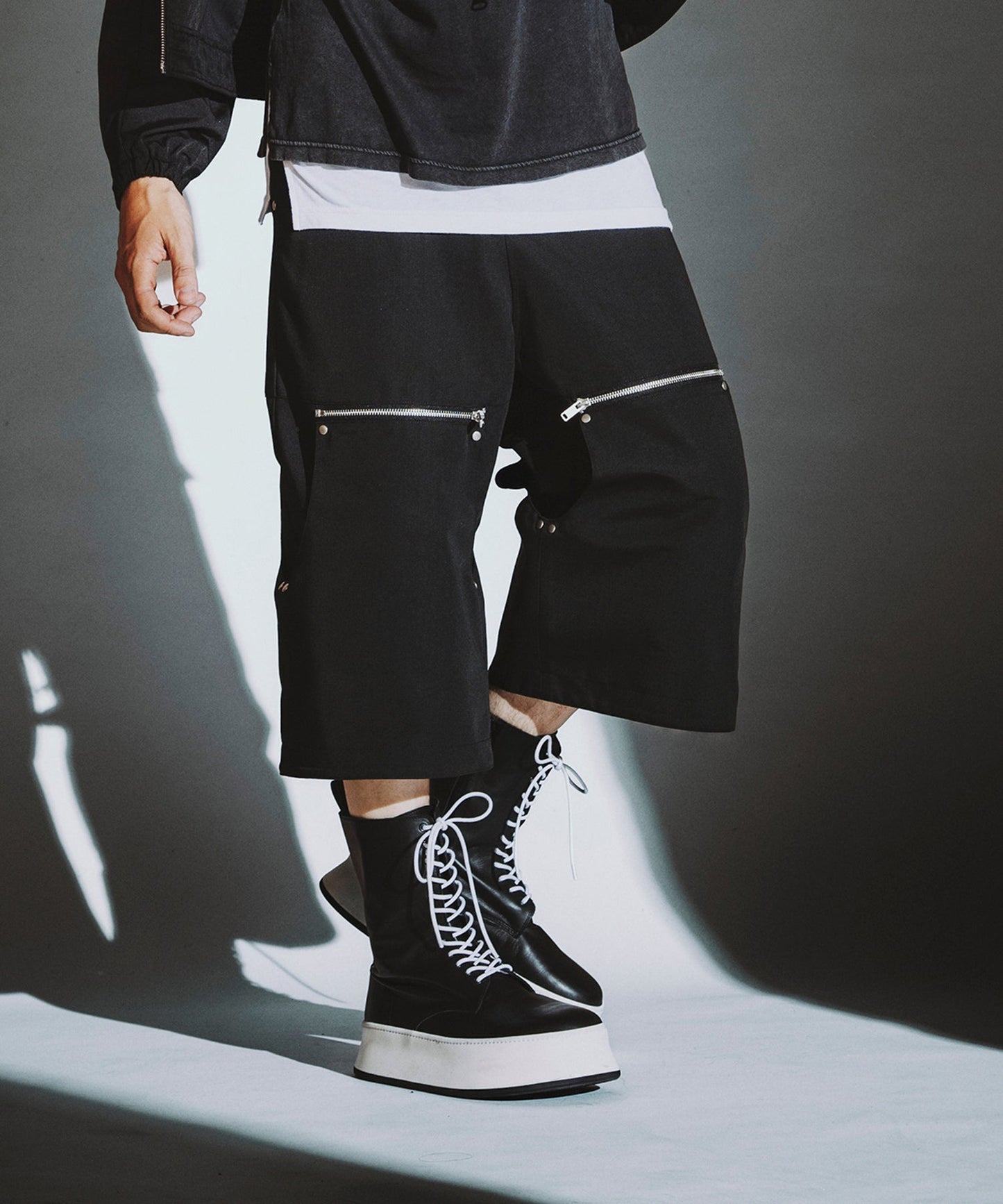 BLACK Model:H182cm