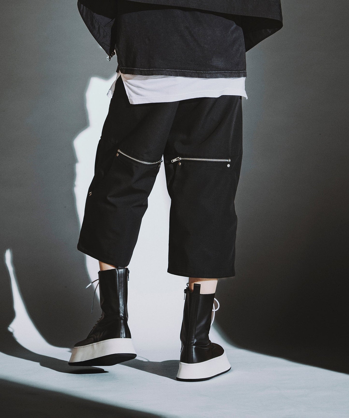 BLACK Model:H182cm