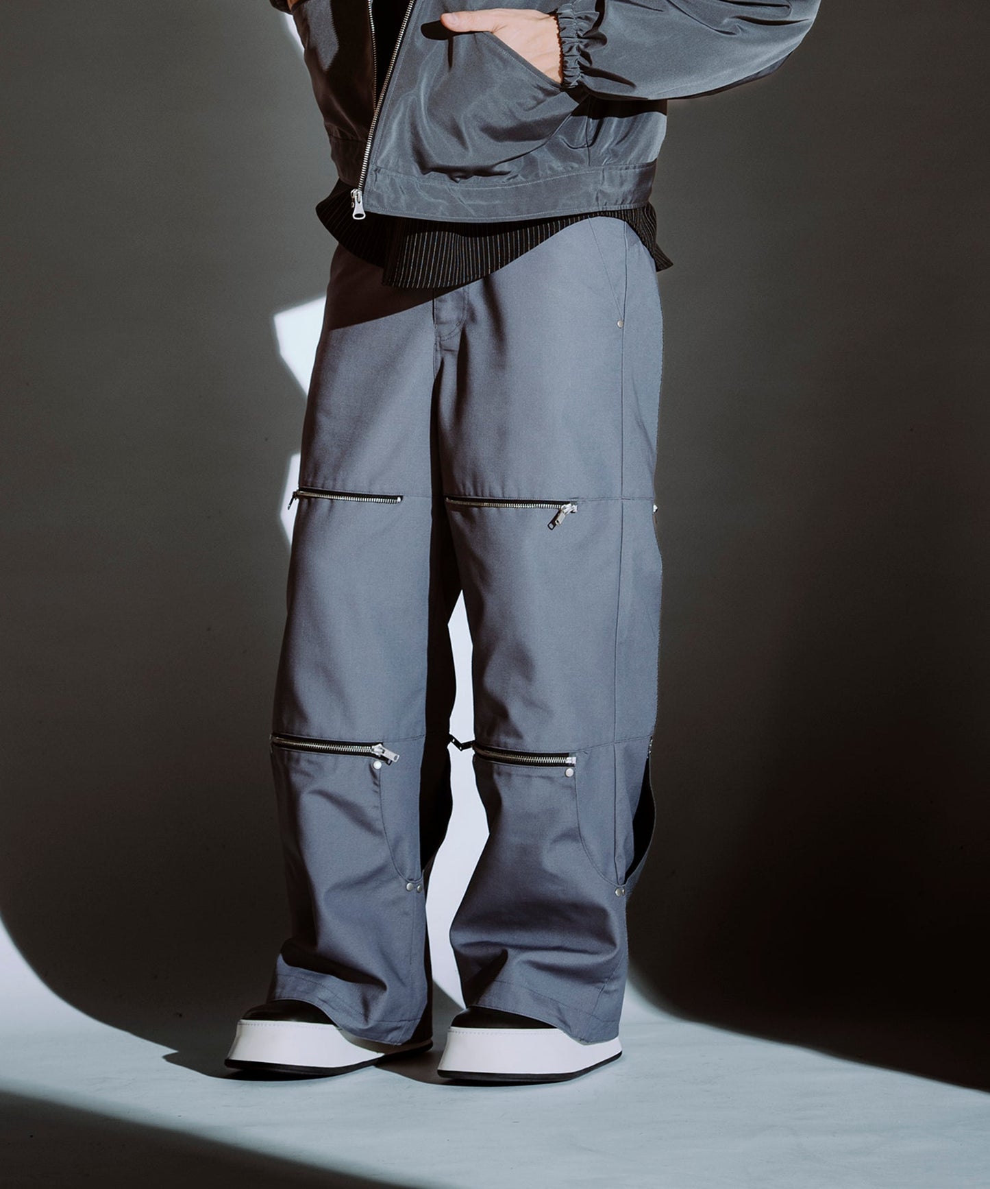 GRAY Model:H182cm