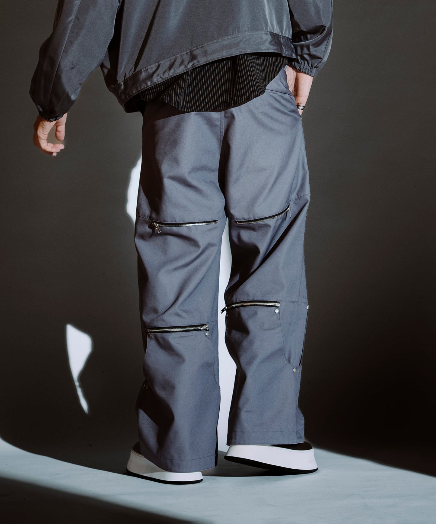 GRAY Model:H182cm