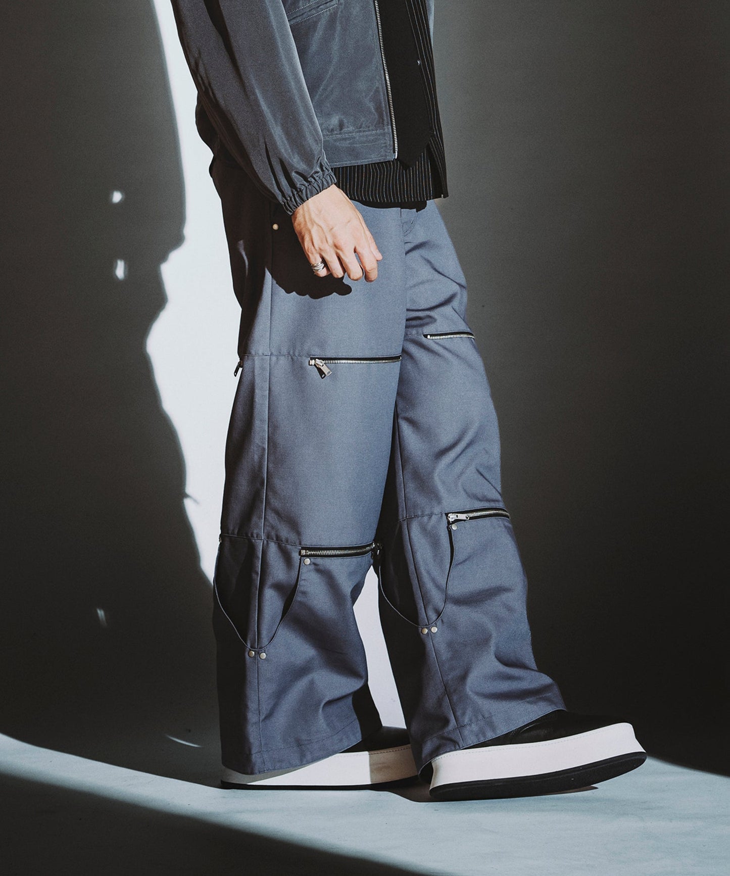 GRAY Model:H182cm