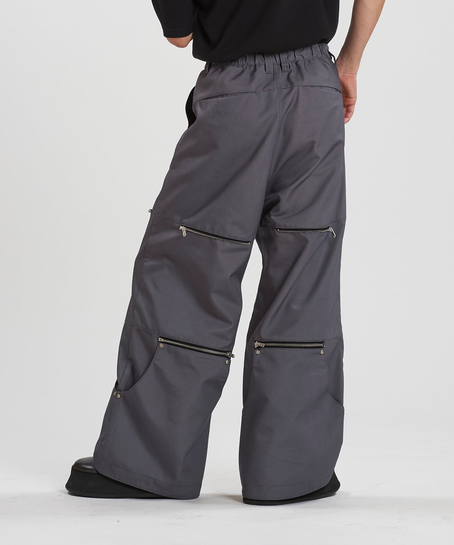 GRAY Model:H169cm