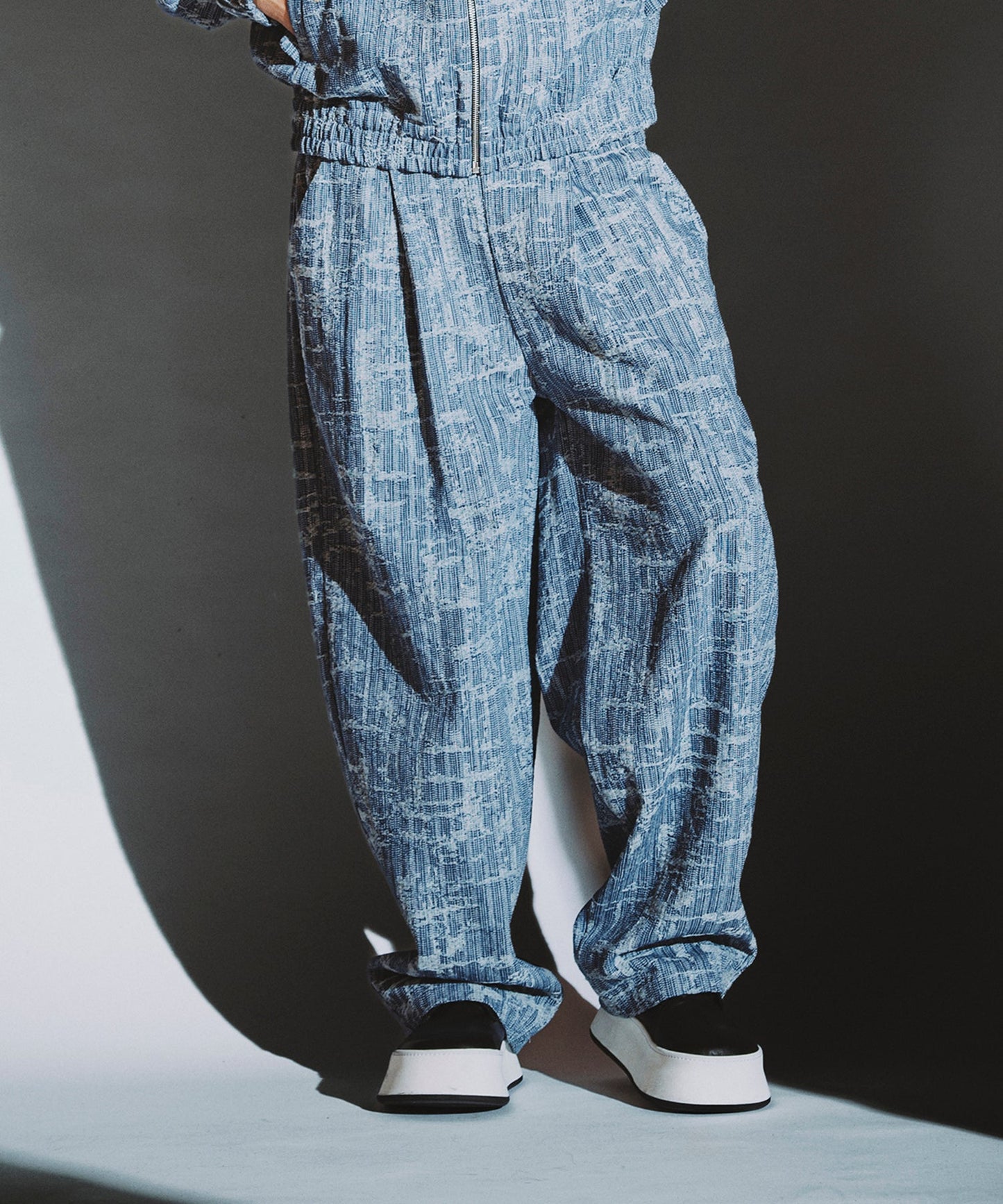 BLUE Model:H182cm