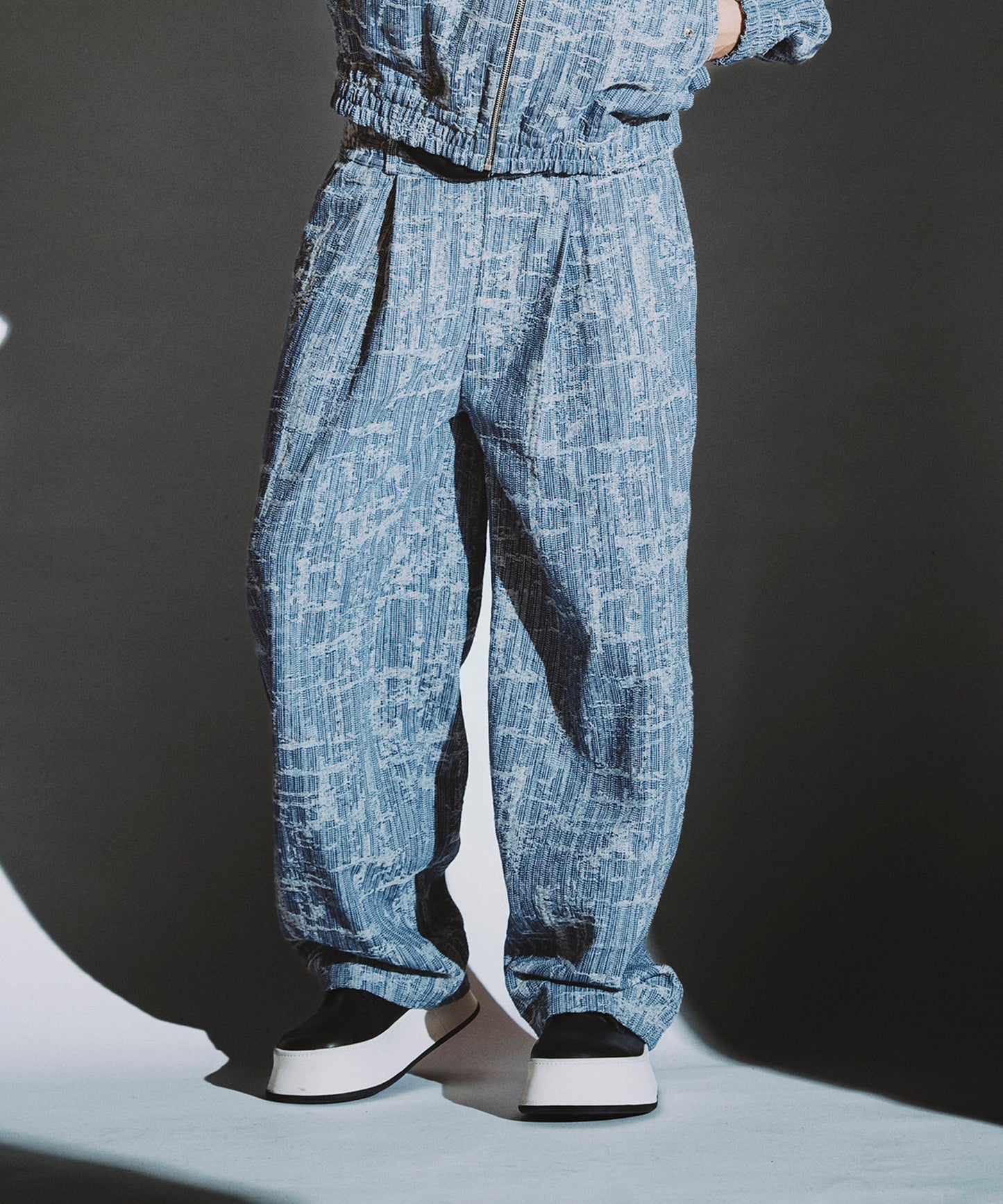 BLUE Model:H182cm
