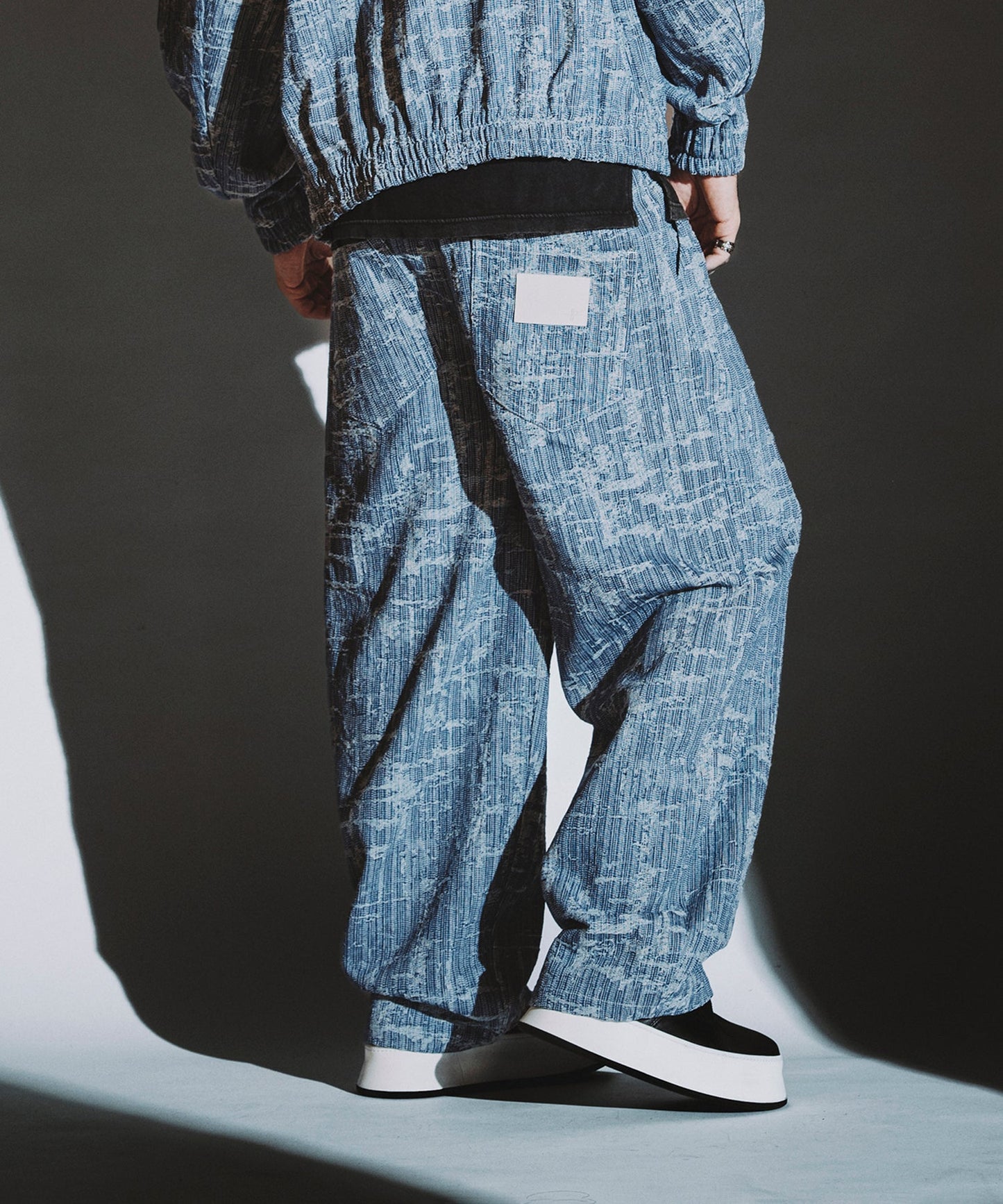 BLUE Model:H182cm