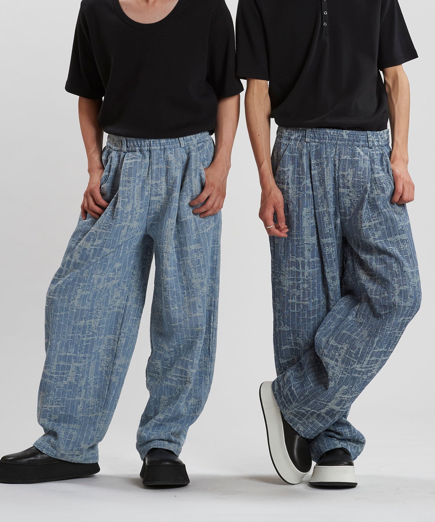 L.BLUE Model:H169cm / BLUE Model:H180cm