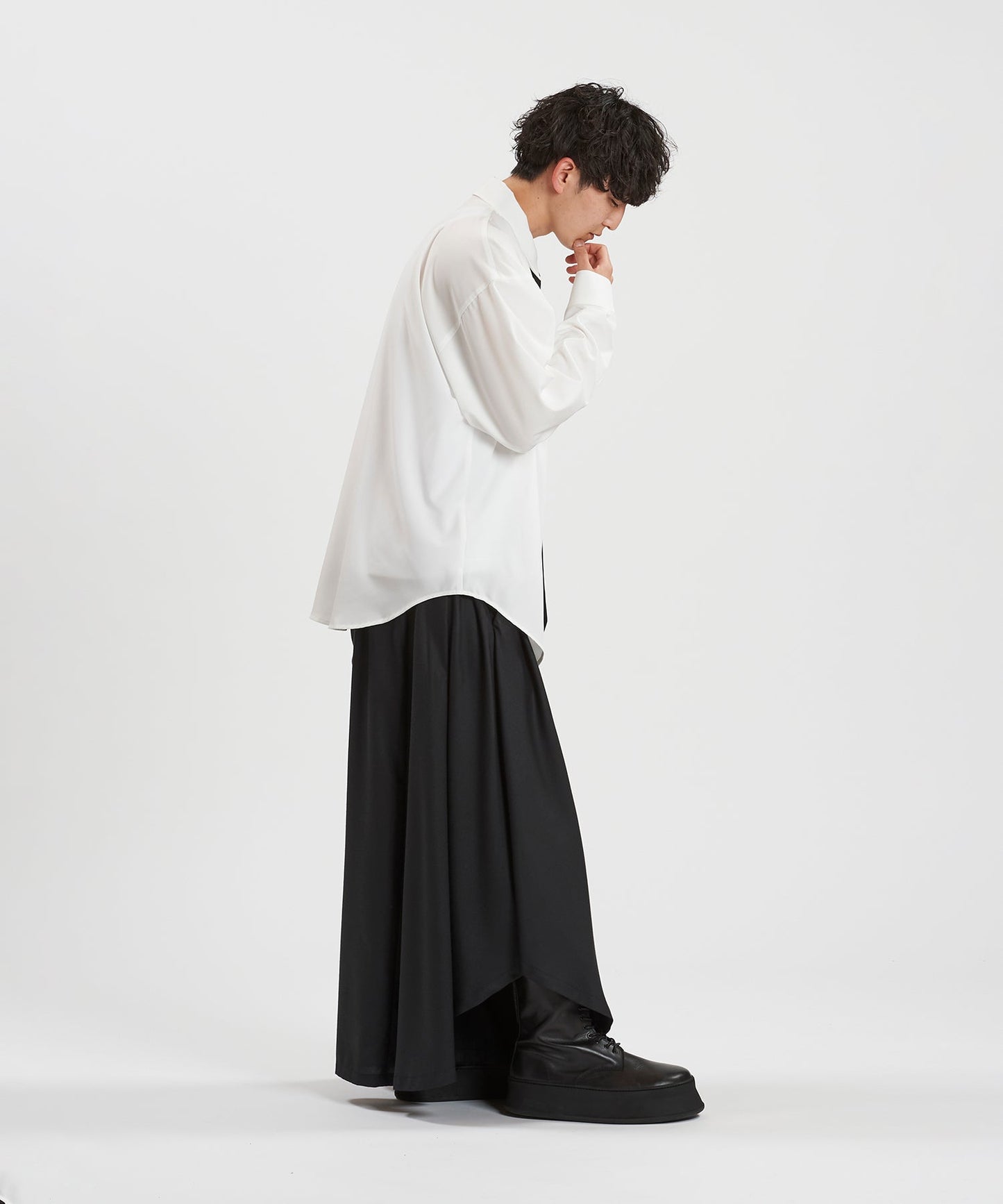 WHITE Model:H169cm
