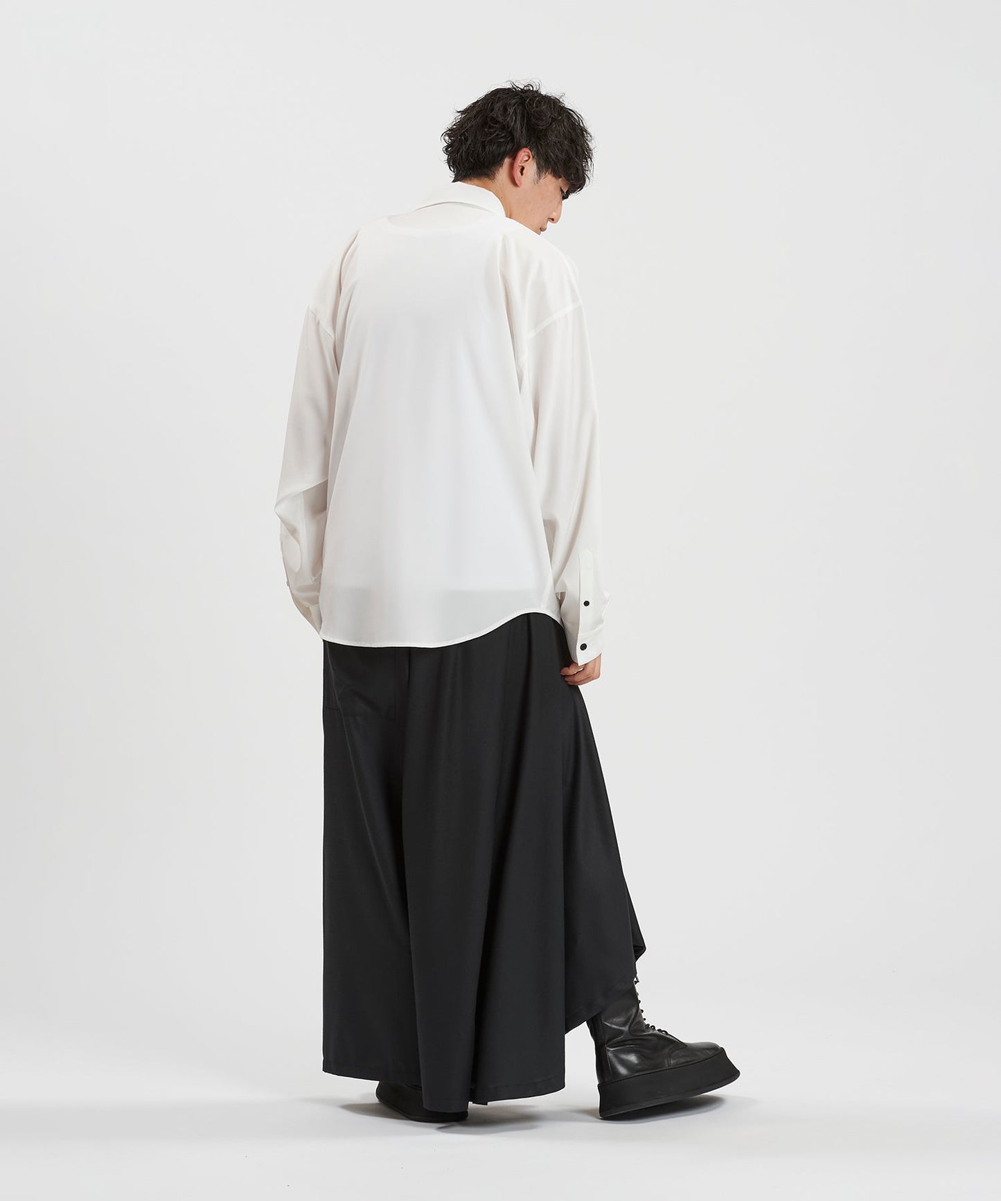 WHITE Model:H169cm