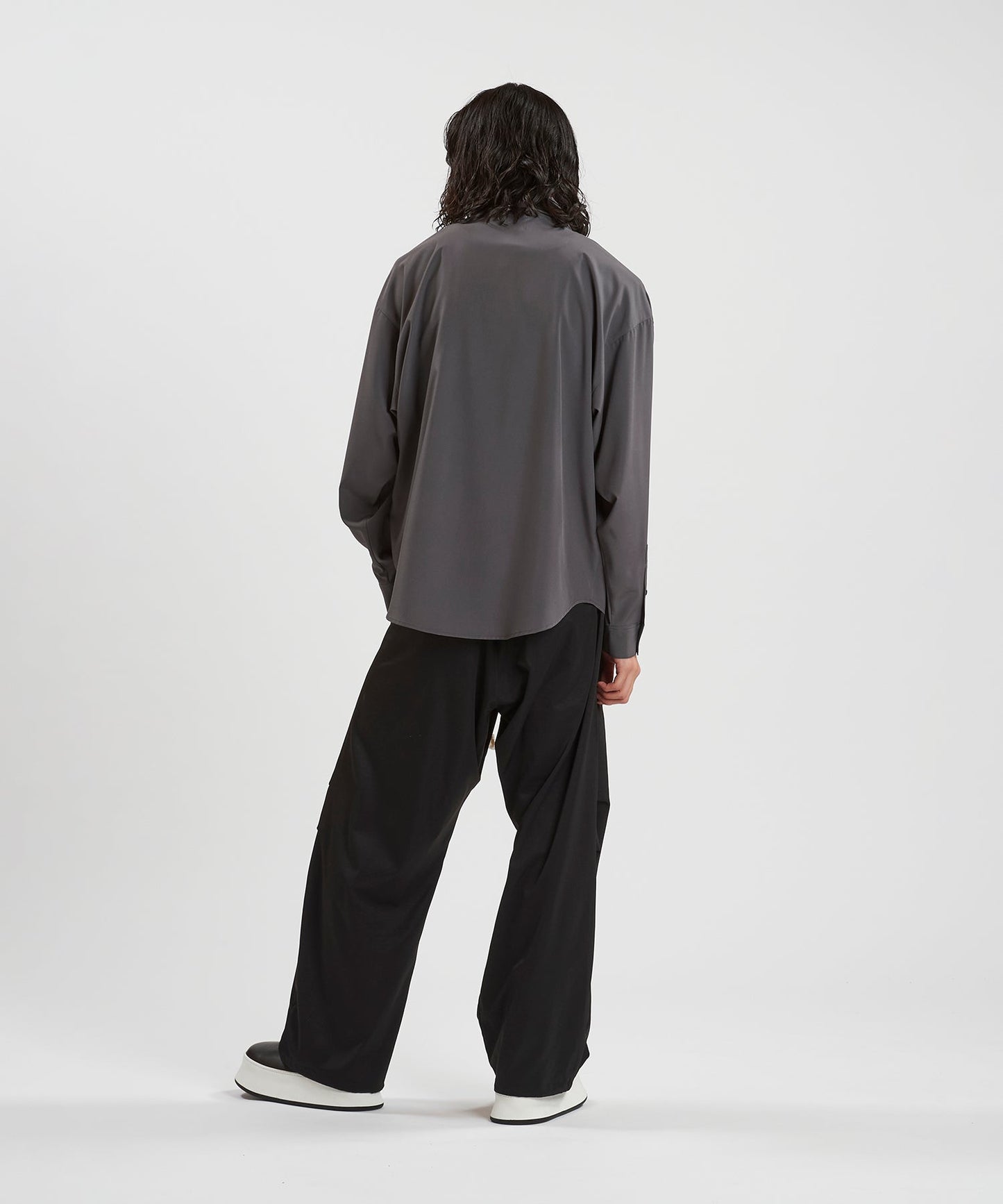 GRAY Model:H180cm