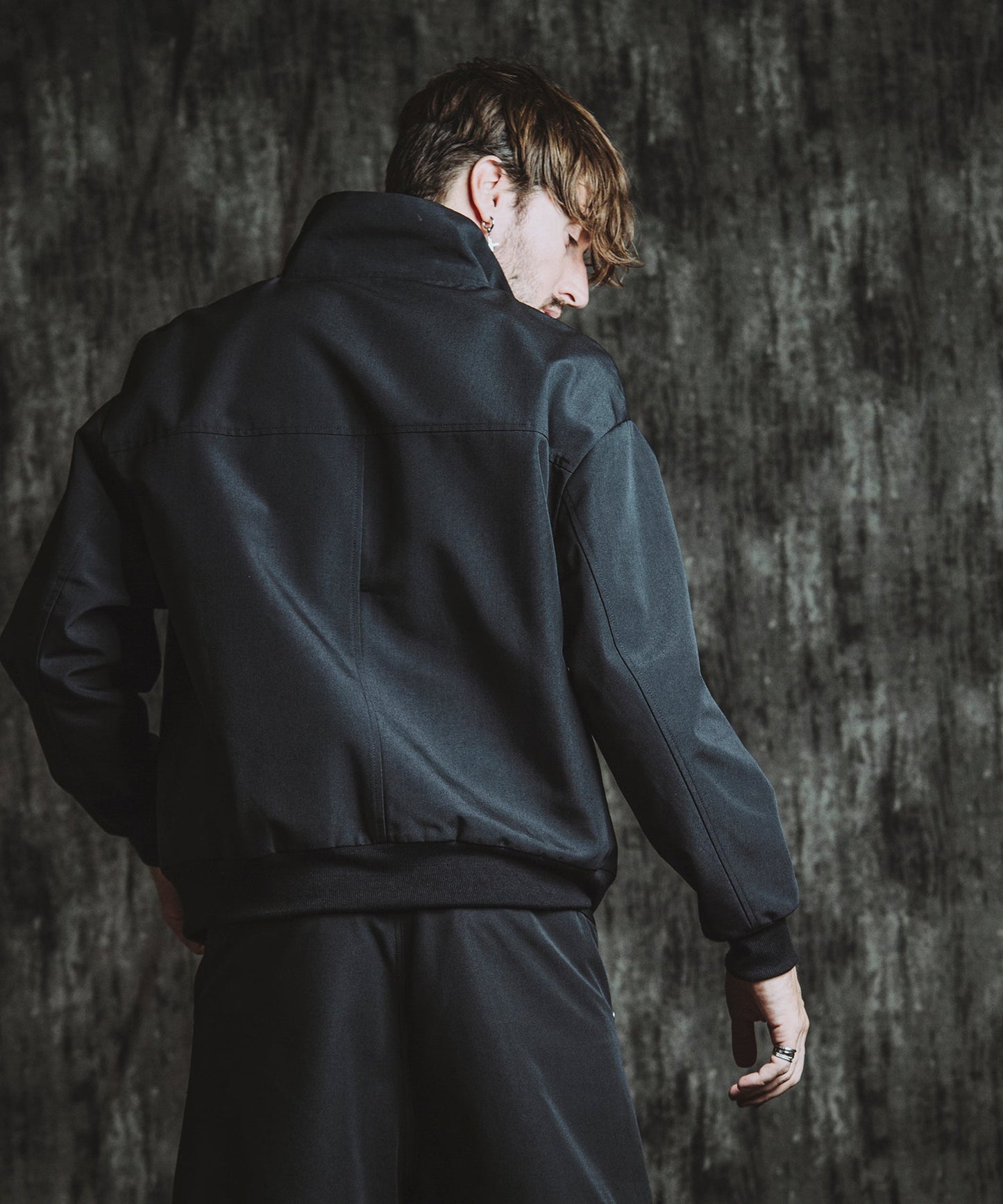 BLACK Model:H182cm