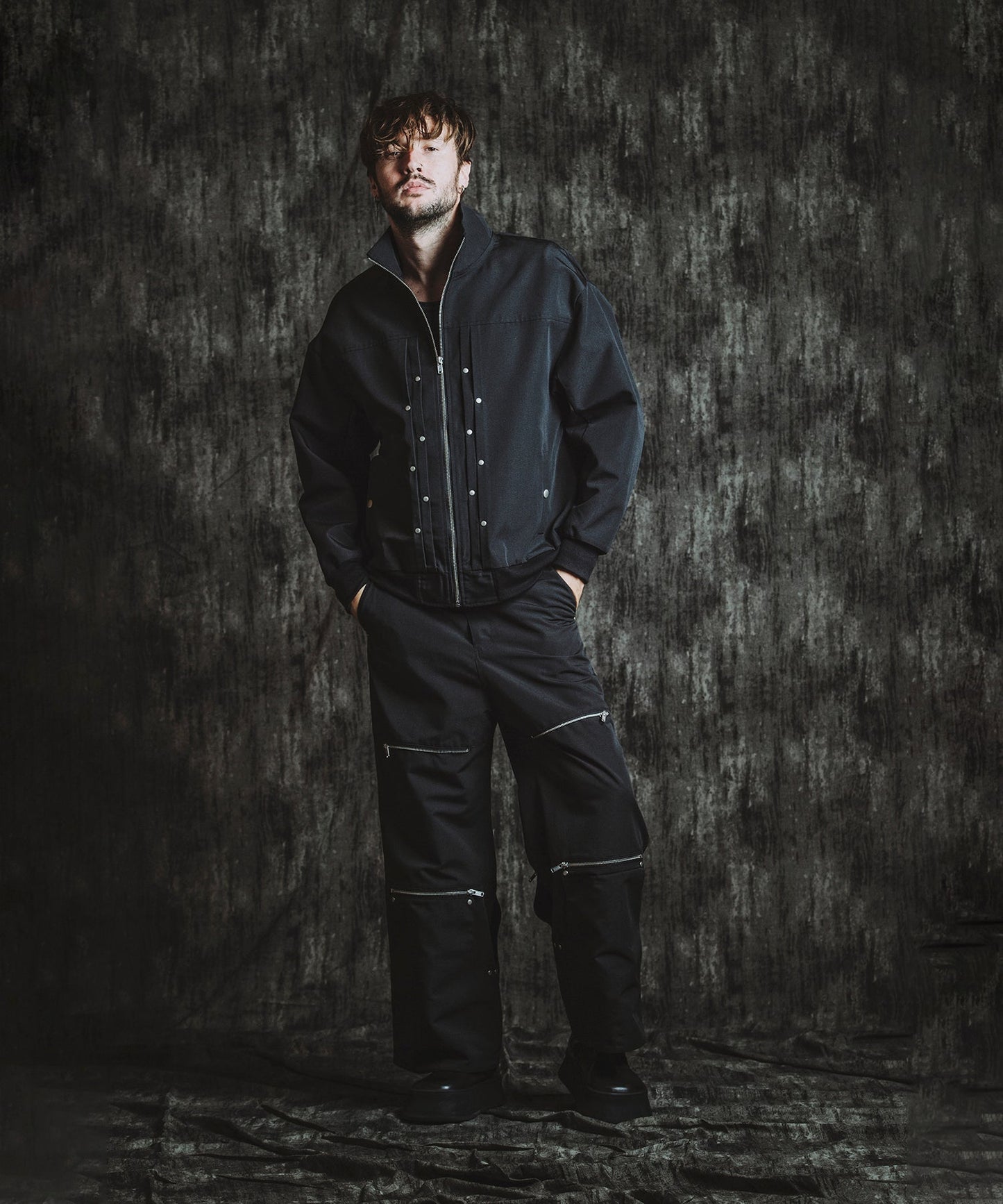 BLACK Model:H182cm
